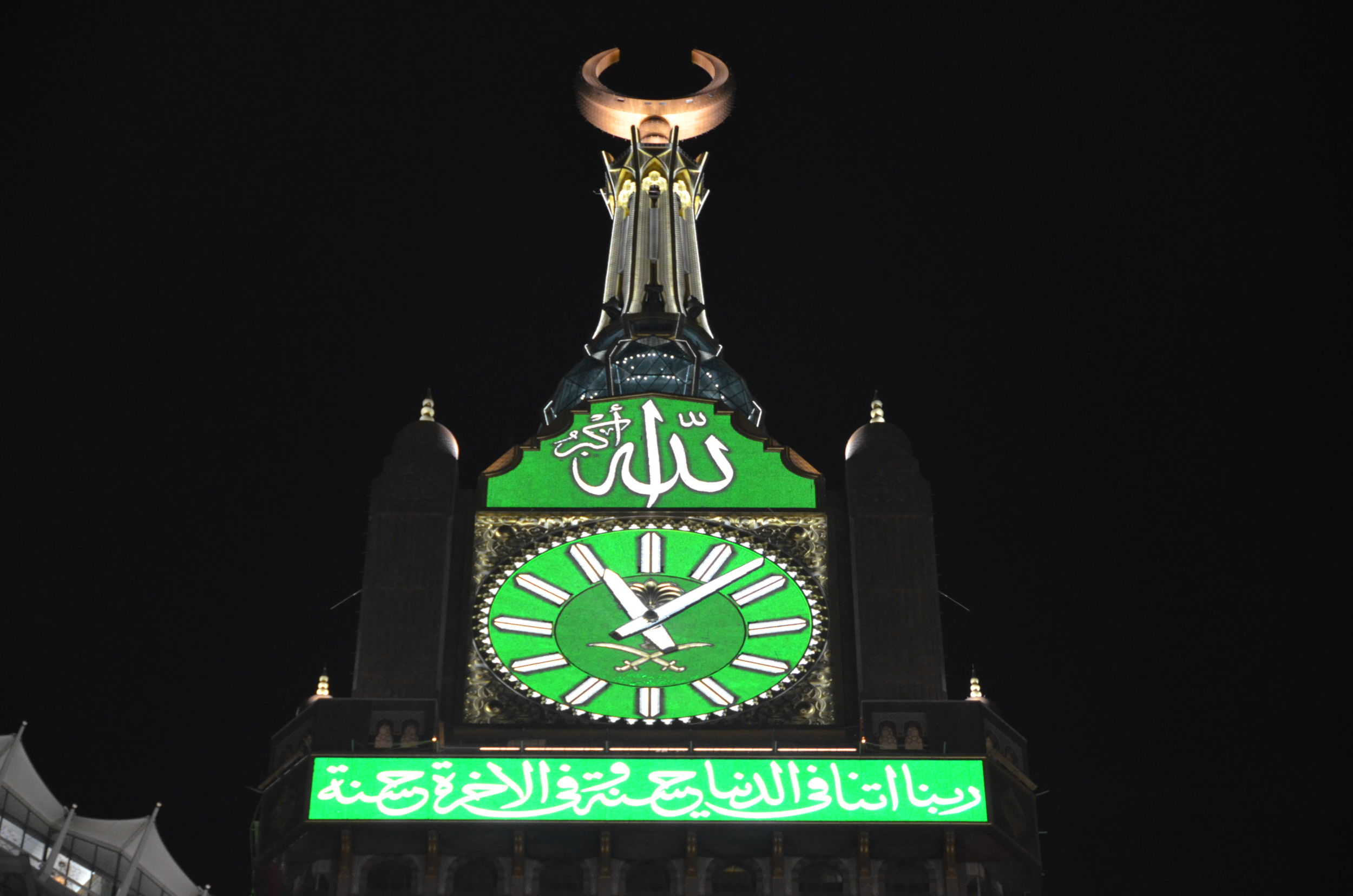 Roboter bestücken riesige Uhr in Saudi-Arabien mit Glaskugeln 8 web 138310 DSC 1200