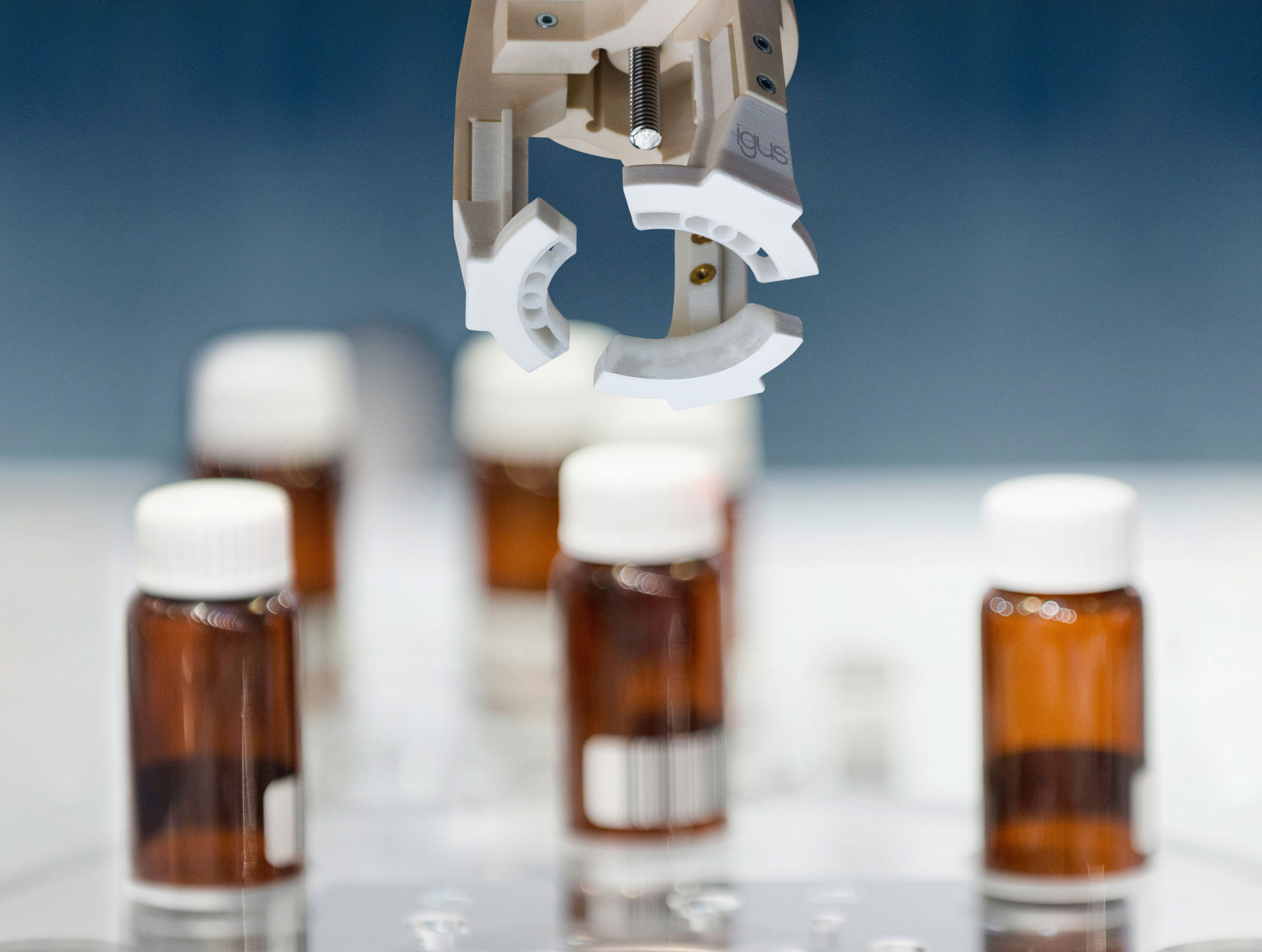 web 140893 FAT0318 1