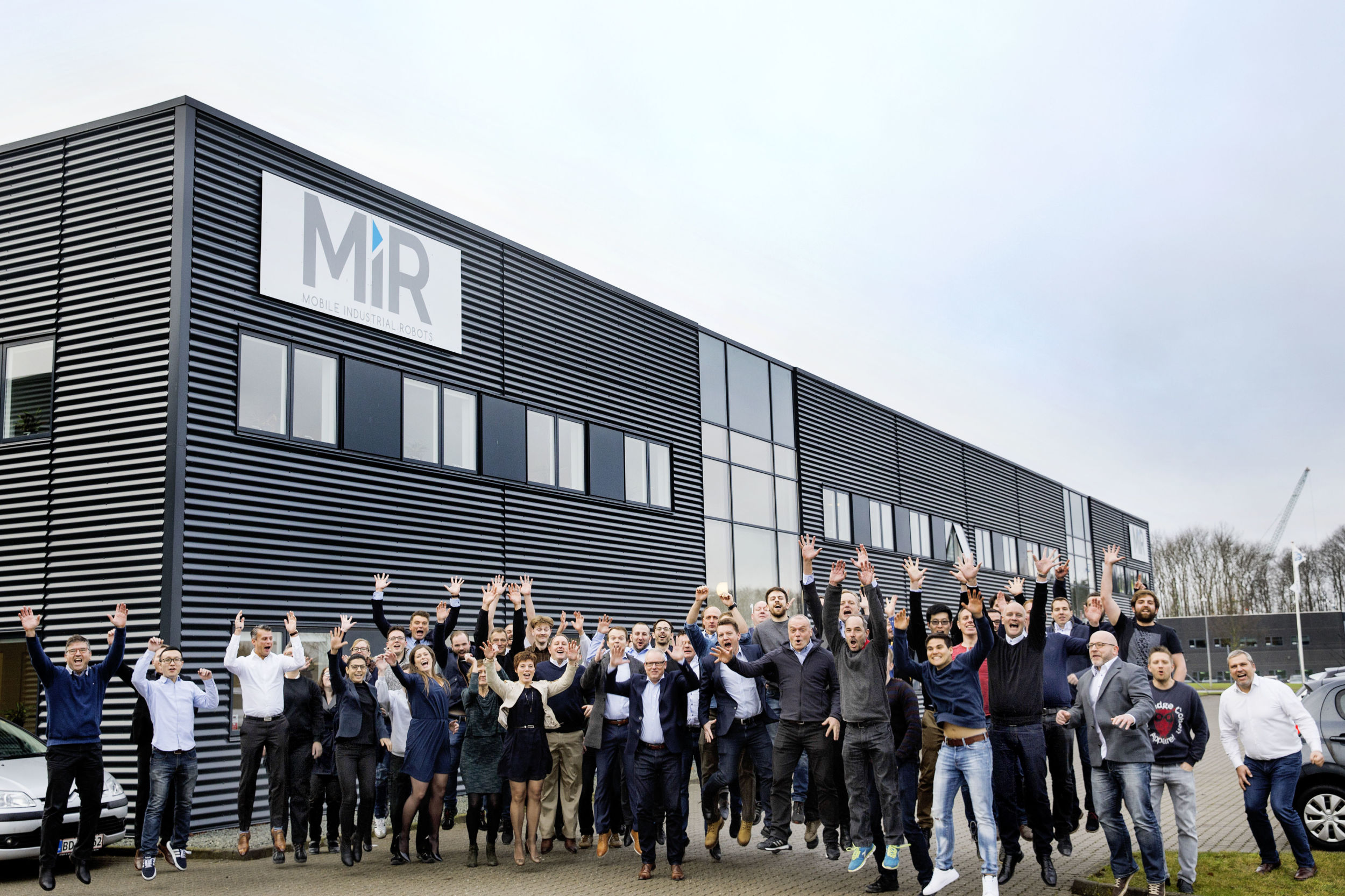 Teradyne übernimmt Mobile Industrial Robots 5 web 143949 20171215 MIR Mitarbetier