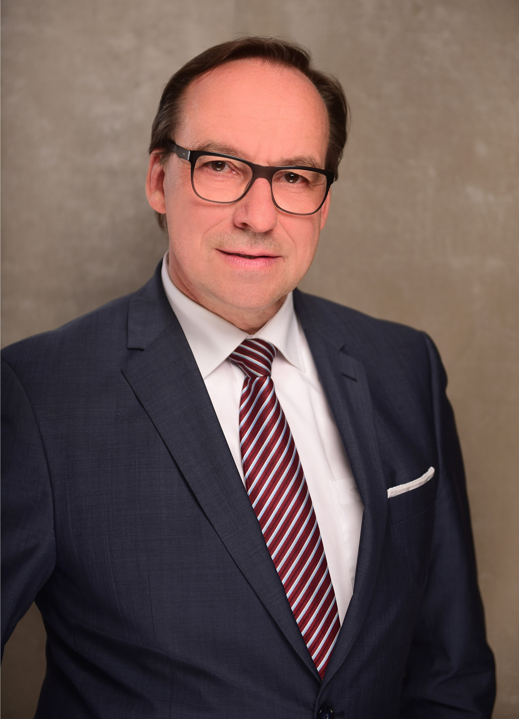 Erweiterung der Geschäftsführung 4 web 144795 NKleinendonk