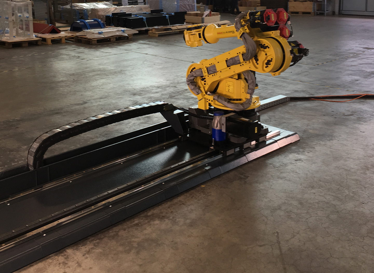 web 148926 Indunorm PM Schwere Roboter auf lei 20181017112252