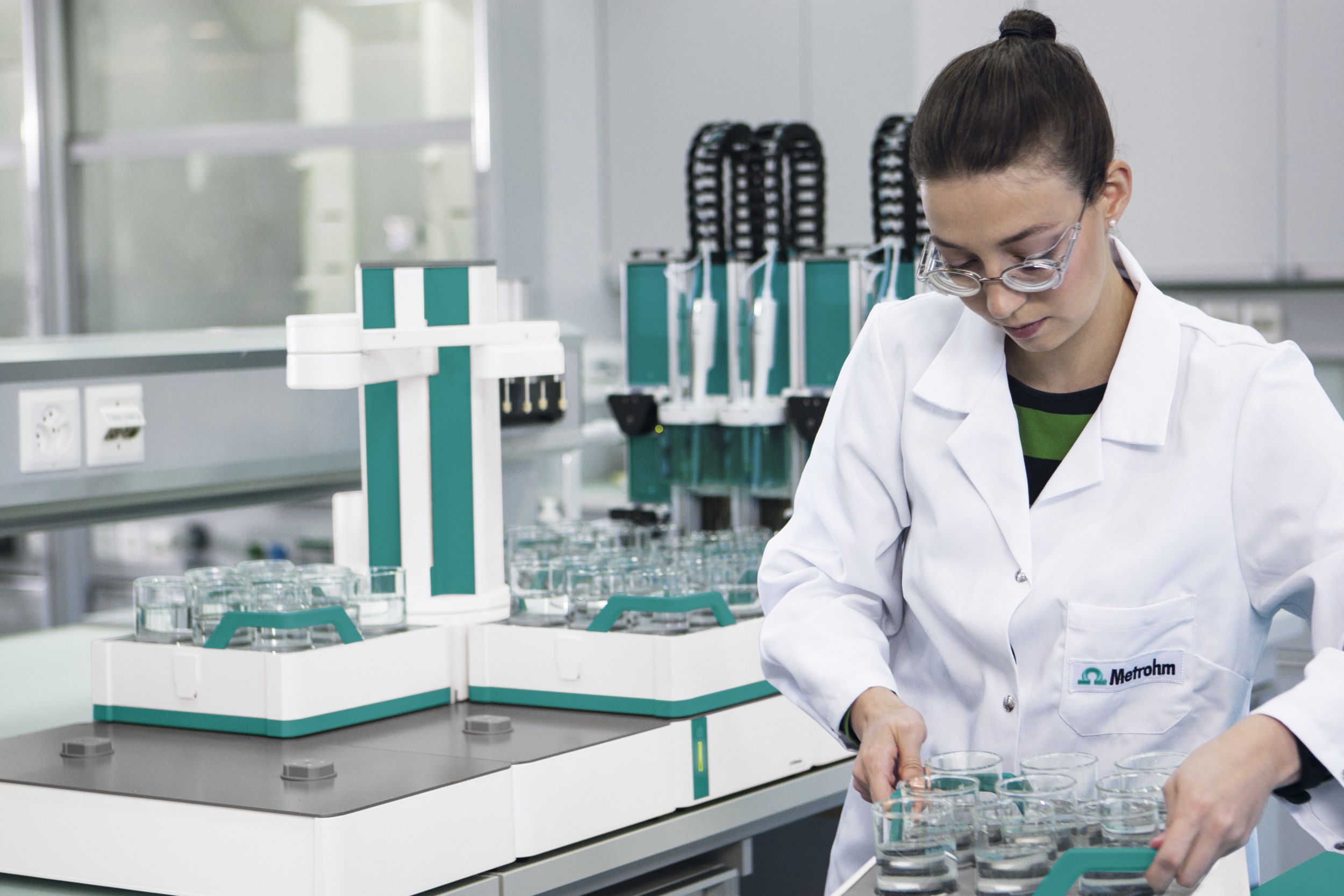 Laborroboter für hohes Probenaufkommen 11 web 150419 18023 Omnis