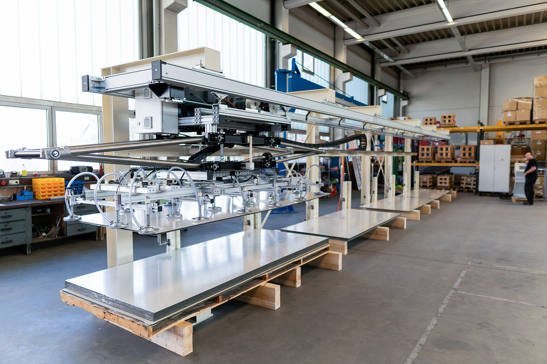 152763 Bild 1 euroTECH Kommissionieranlage