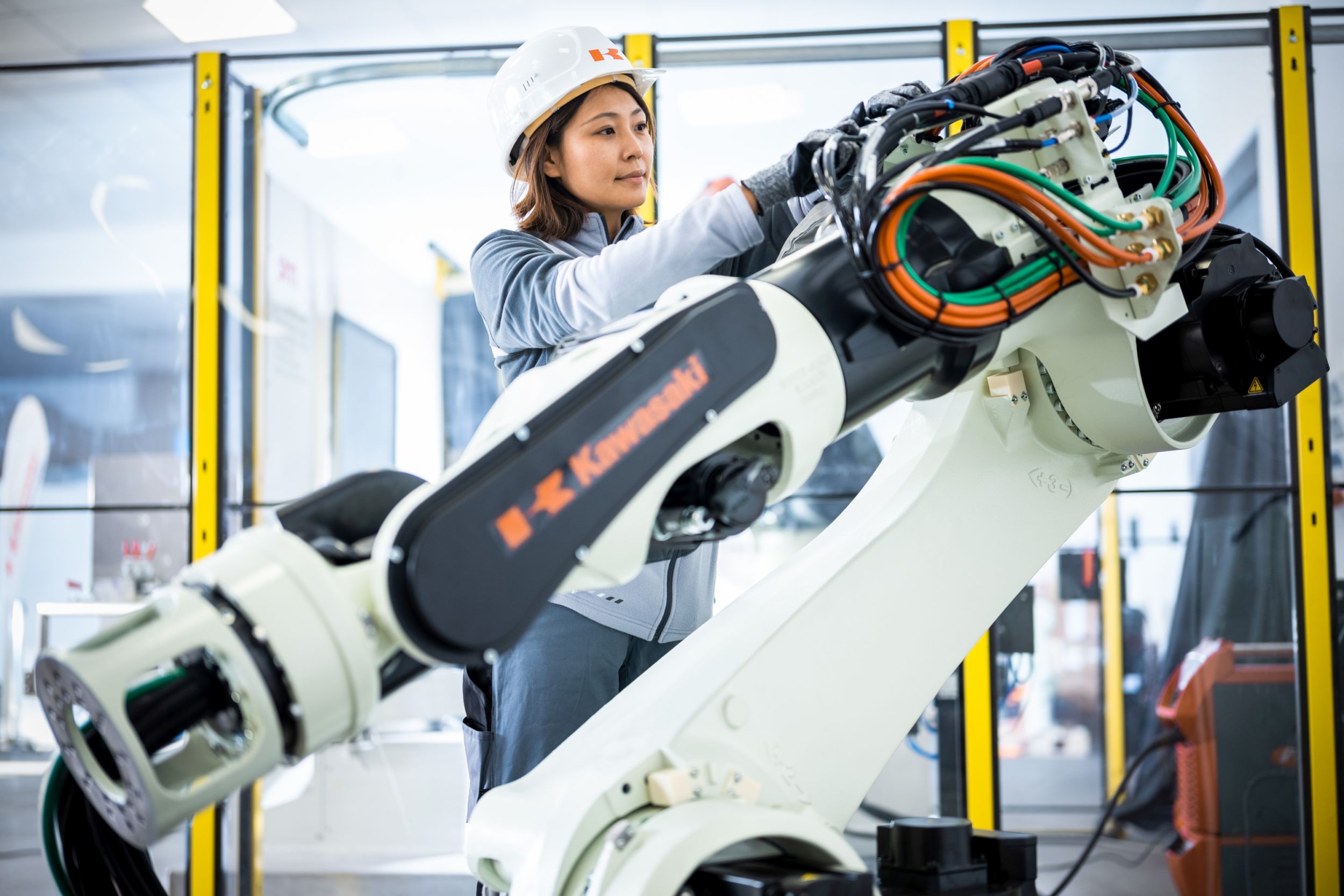 Plasmaschneiden von Gussteilen 5 web 159232 Kawasaki Robotics BX200L