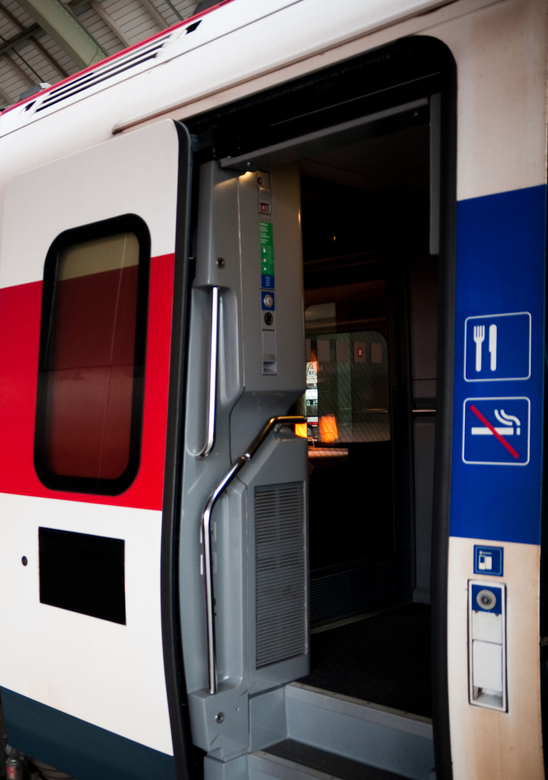 Prüfroboter für Wagenübergangssysteme 7 160986 2019 05 08 Tuerantrieb und Einstieg 20190612111336