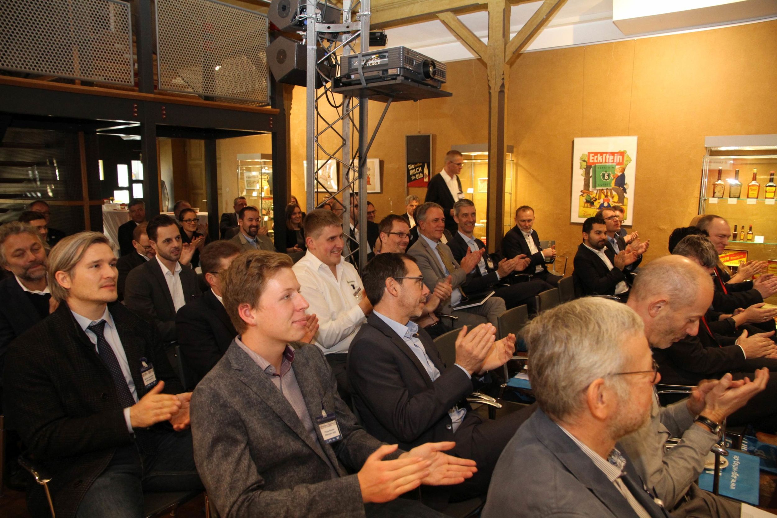 171199 publikum klatscht gut IMG kleiner