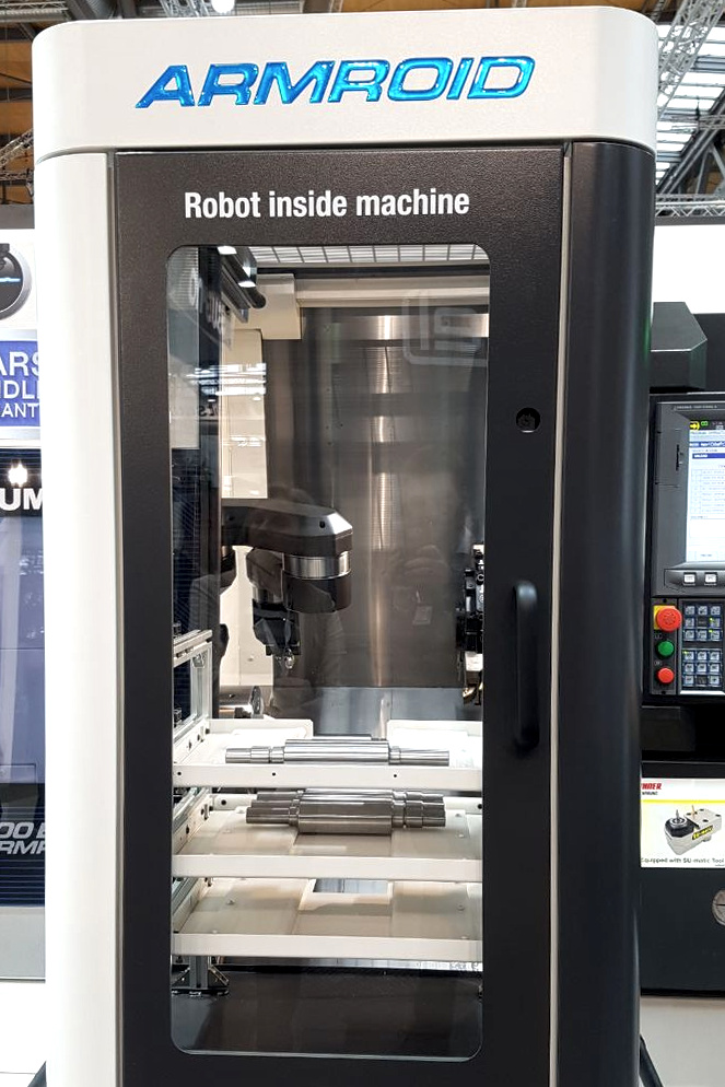 Gelenkarmroboter in der Werkzeugmaschine 2 web 171480 EMO2019 AMRROID