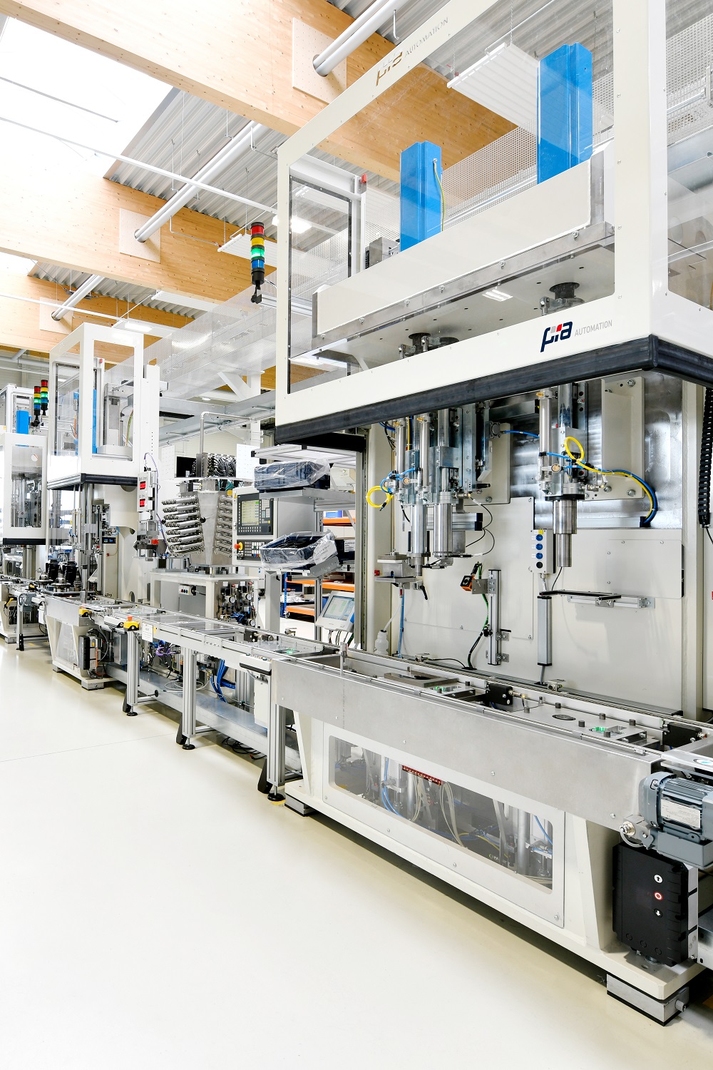 web 176196 Bild7 Pressenstation klein