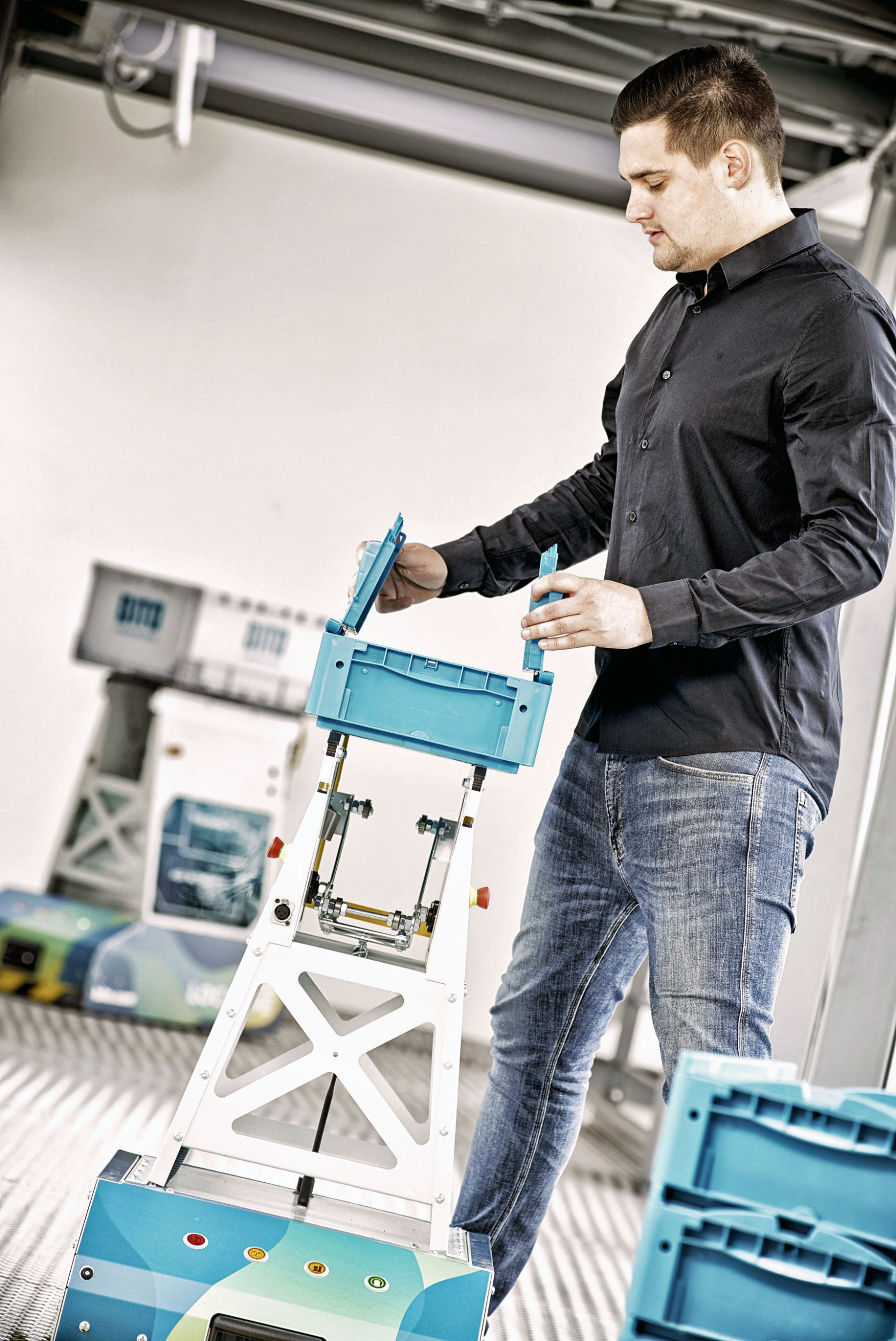 Fahrerloser Behältertransporter 5 web 178406 BITO 175 J 2020 Innovationstrager LEO PI scaled 1