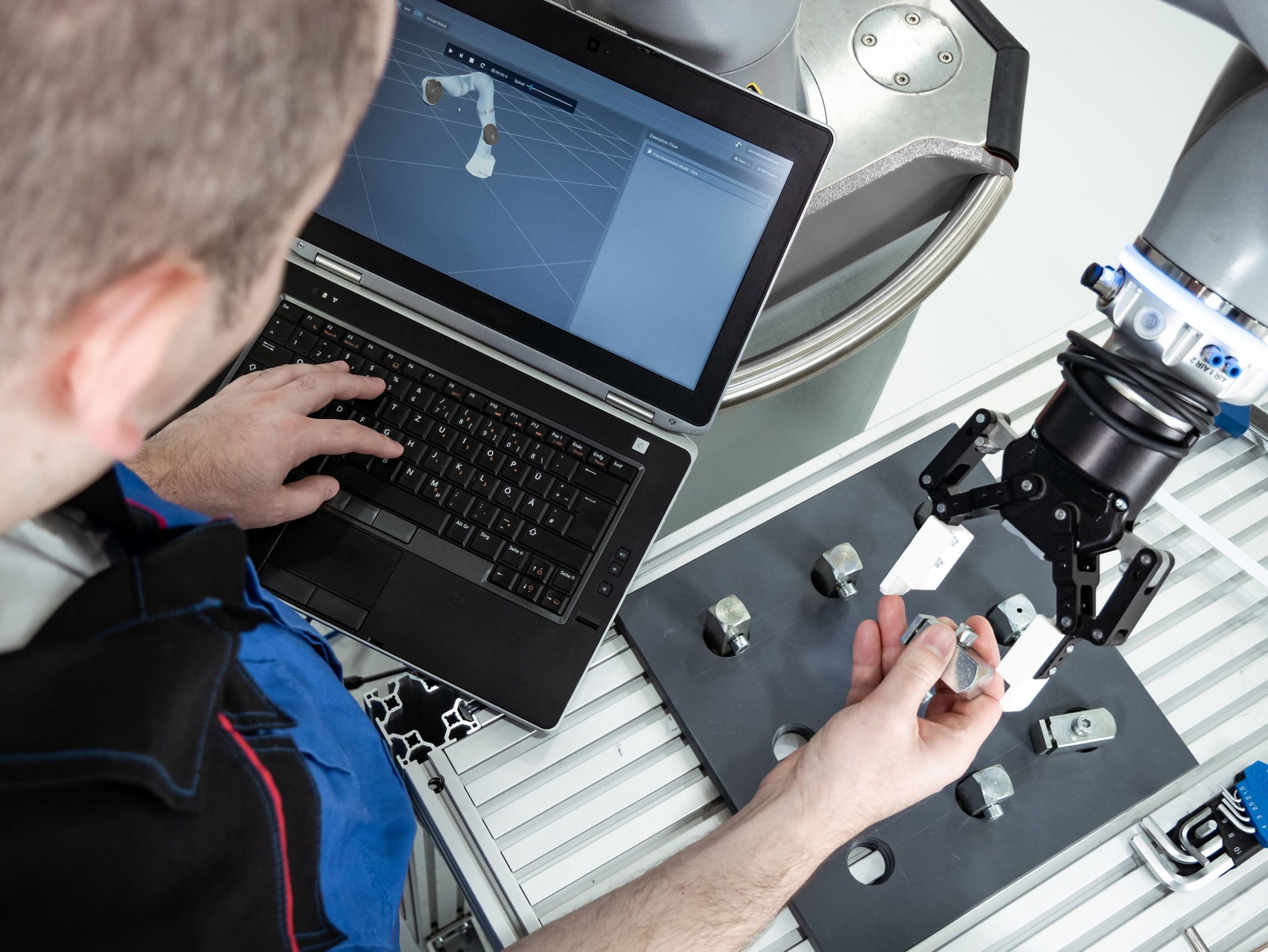 web 178507 drag and bot Anwendung 300dpi jpg dragandbot 1 scaled 1