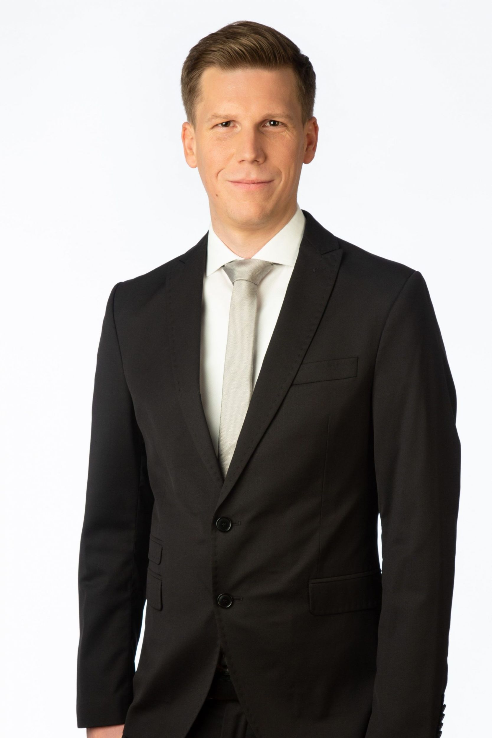 web 180183 Portraitfoto Sebastian Straub scaled