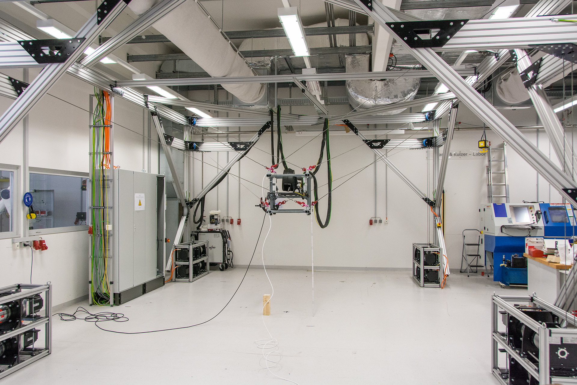 Mit 3D-Kontrolle übergroße Teile automatisch schweißen 3 web 180639 Bild01links Seilzug Multifunktion 20200327101918