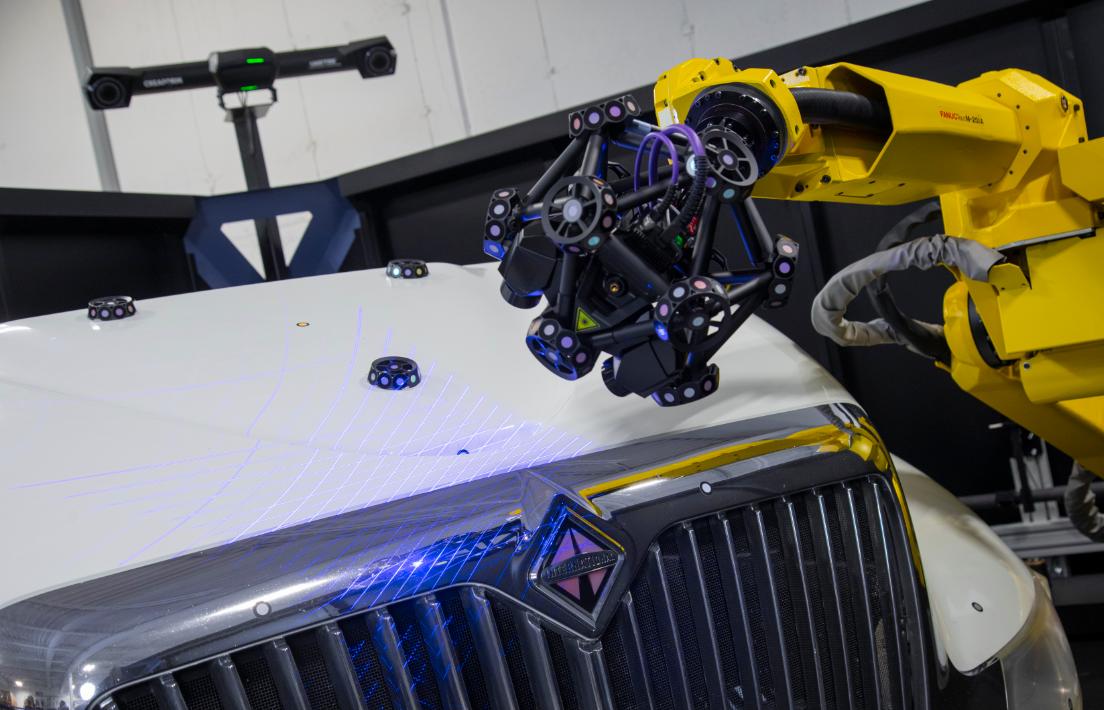 195159 CLIP 560AD832