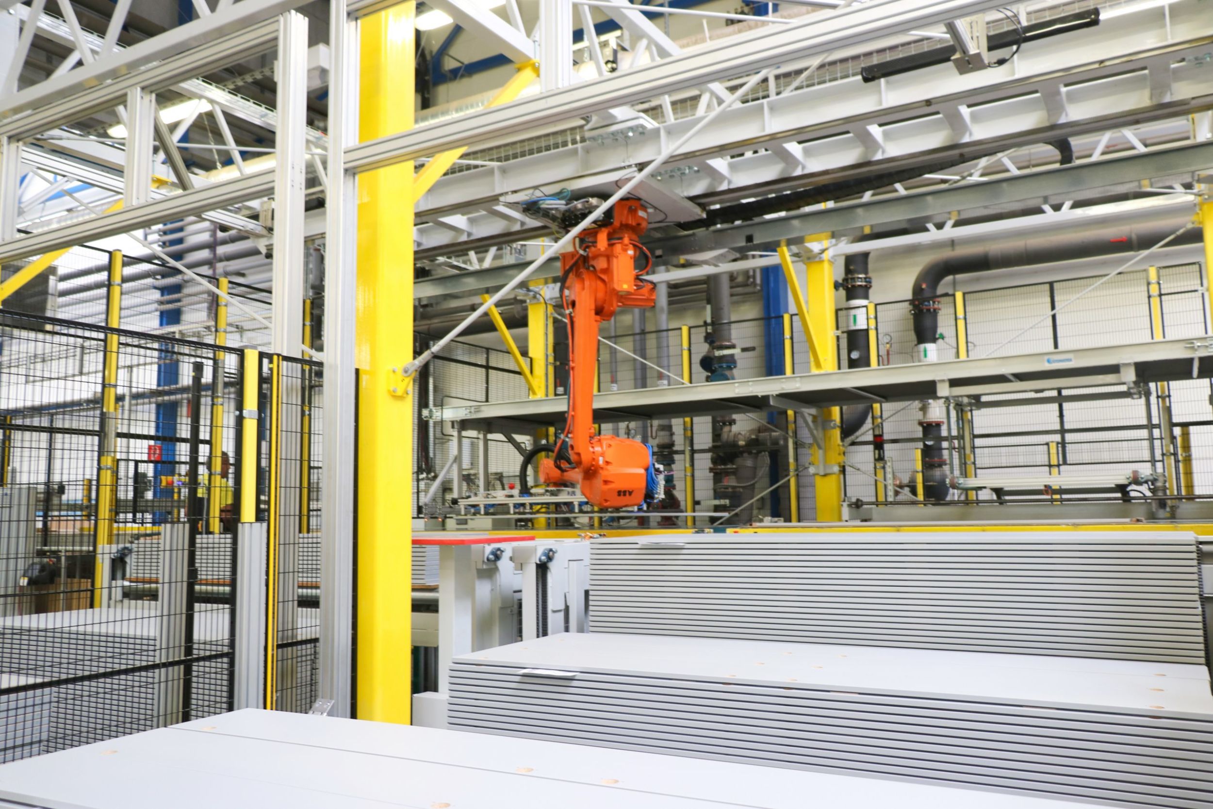 Automatisierte Roboterlösung für das Verpacken von Möbeln 9 web 193104 01 Aussergewoehnliche Automatisieru 20200917130212 scaled