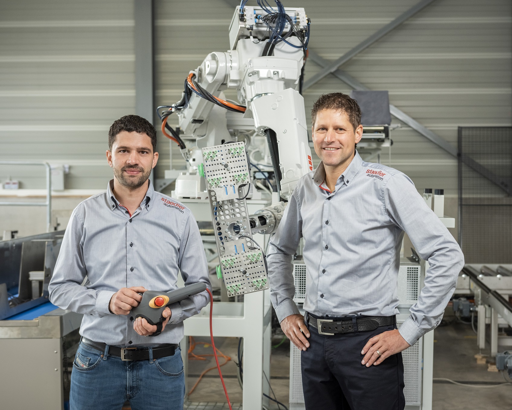 Staedler Automation wird Systemintegrator für Hilpert Electronics 3 200315 Thomas Faeh Stv CEO Lukas Staedler CEO sm