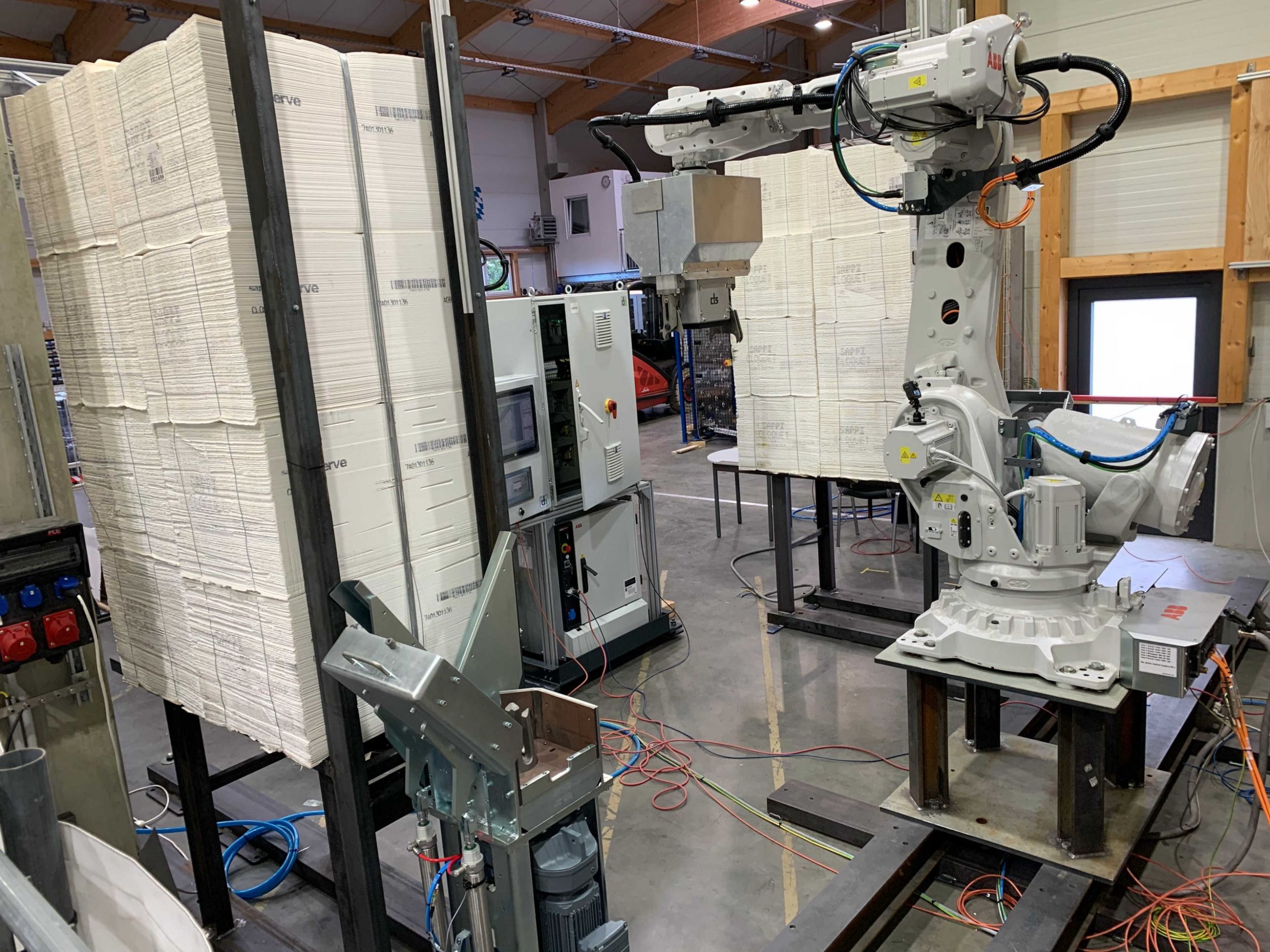 Roboterlösung zur Entdrahtung in der Zellstoffanlieferung 4 203822 01 large scaled