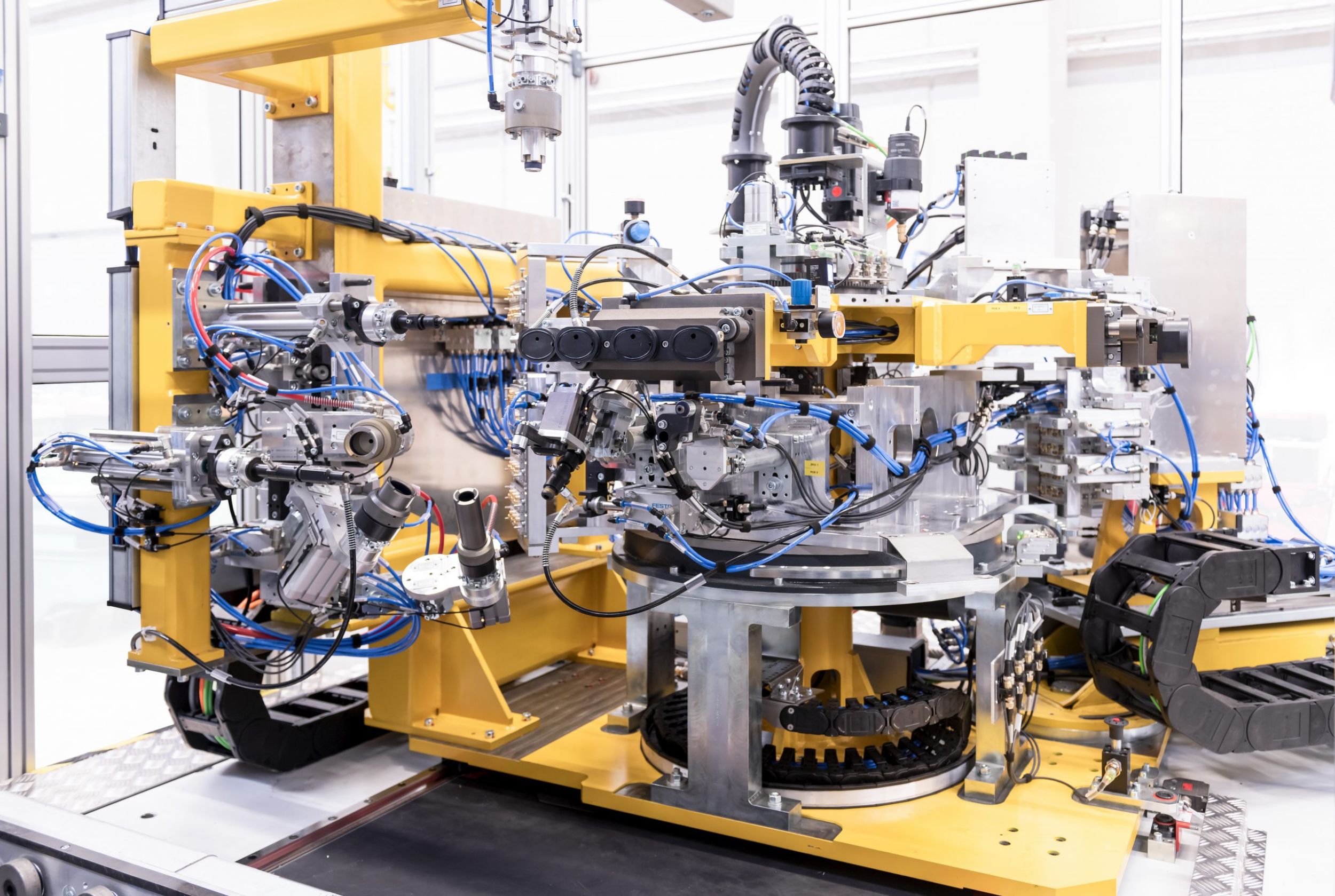 Vollautomatisches Lecktestsystem 8 web 200464 KUKA Sys Leaktest BMW 10 scaled