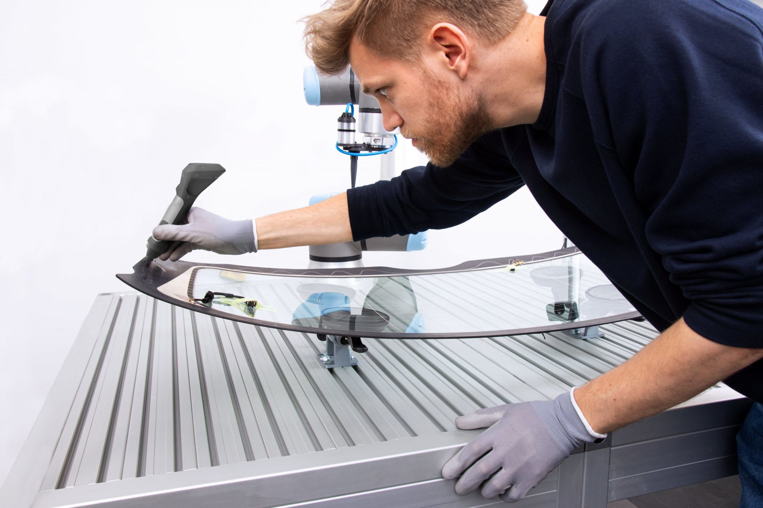 Roboterprogrammierlösung von Wandelbots 1 web 203724 laurinaction2 fram min scaled