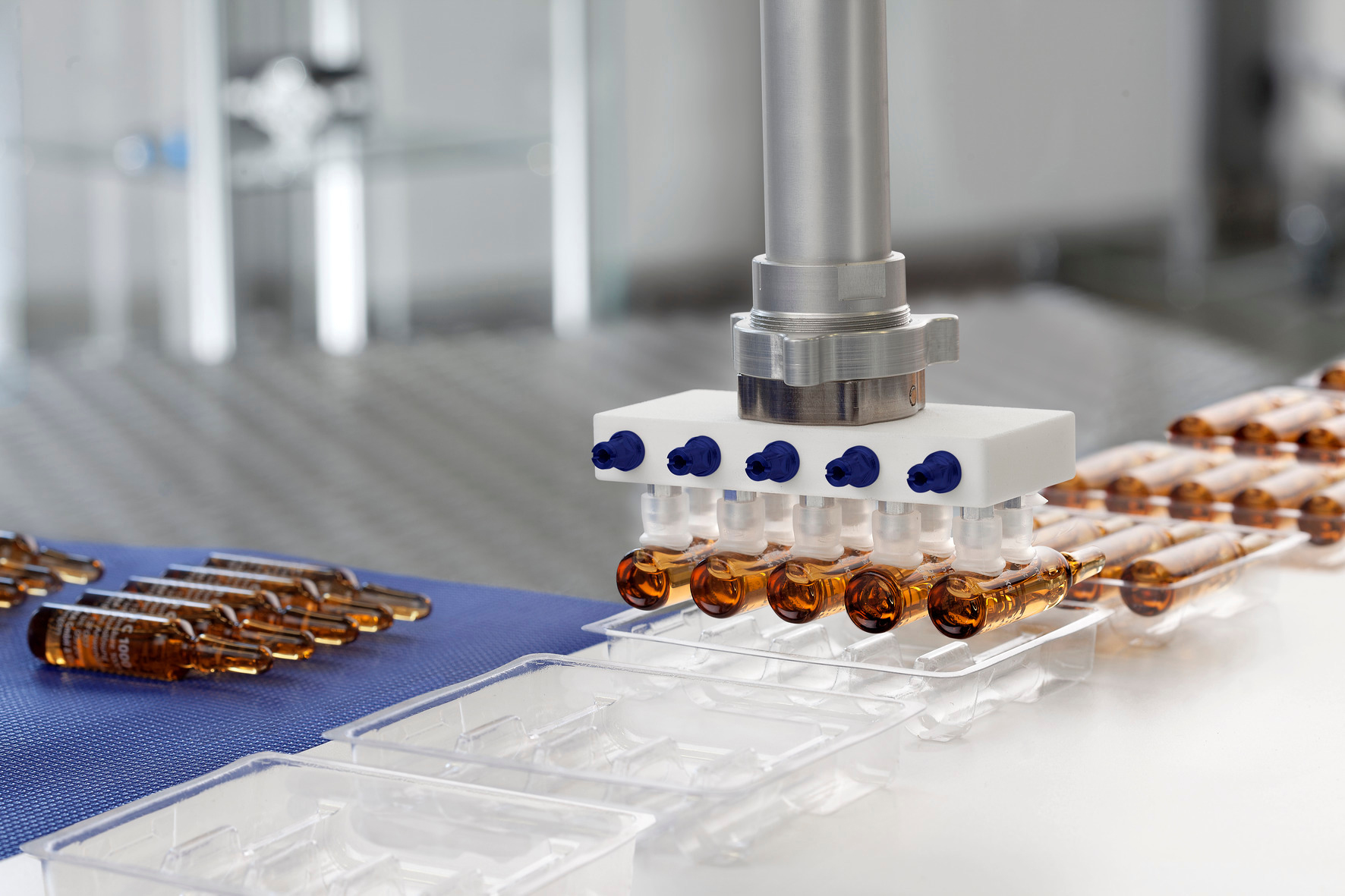 206264 2021 03 25 SCHMALZ PI Impfstoffhandling Bild 1