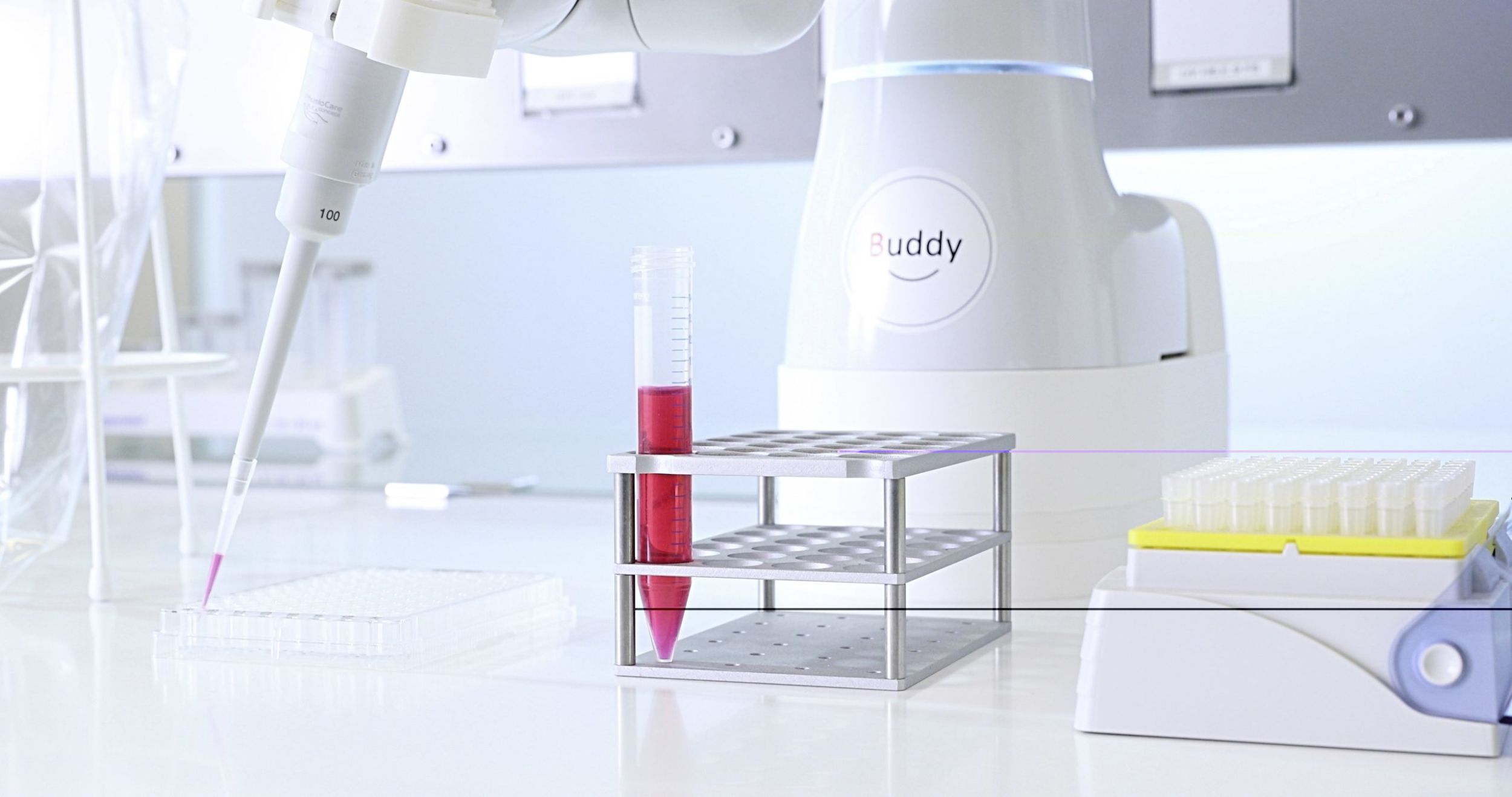 Hocheffizientes Labor mit schutzzaunloser Robotik und Machine Learning 2 web 209346 bAhead 001 scaled