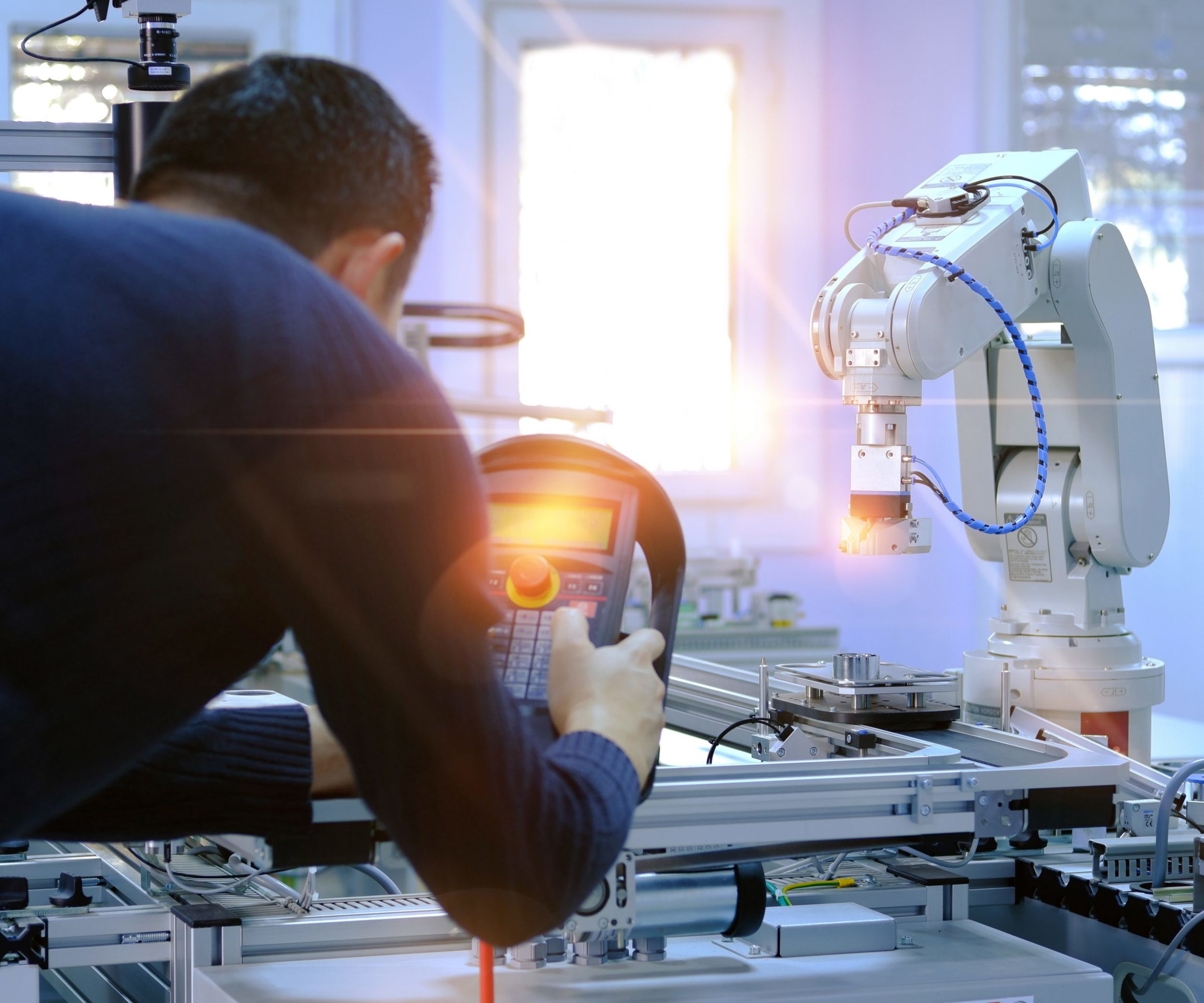 Programmierung und Simulation bei der Roboterinbetriebnahme 3 web 315935 scaled