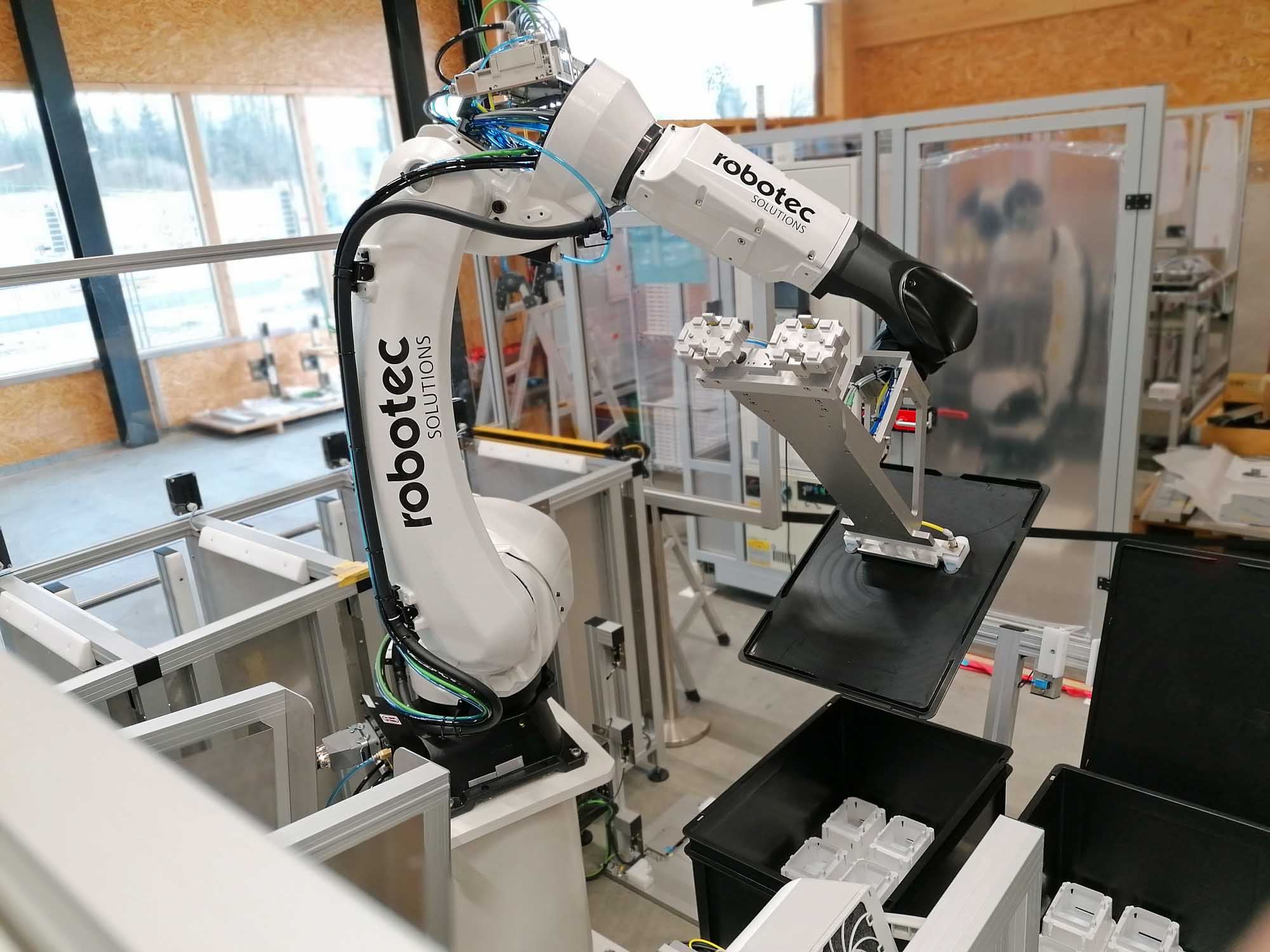 215459 Roboter SpritzgussentnahmeK