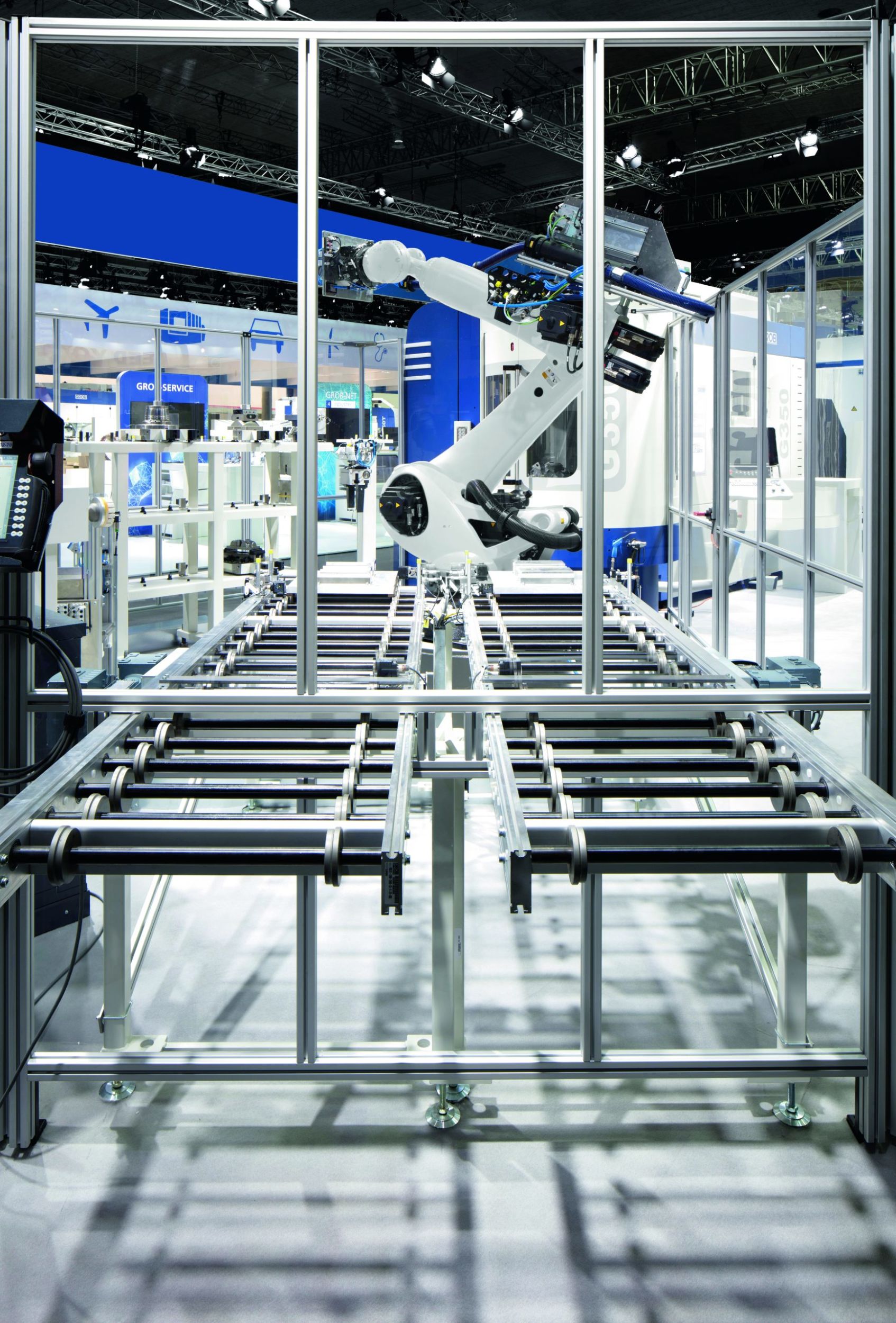 216360 GROB Roboter Kukua in Fanuc CMYK scaled