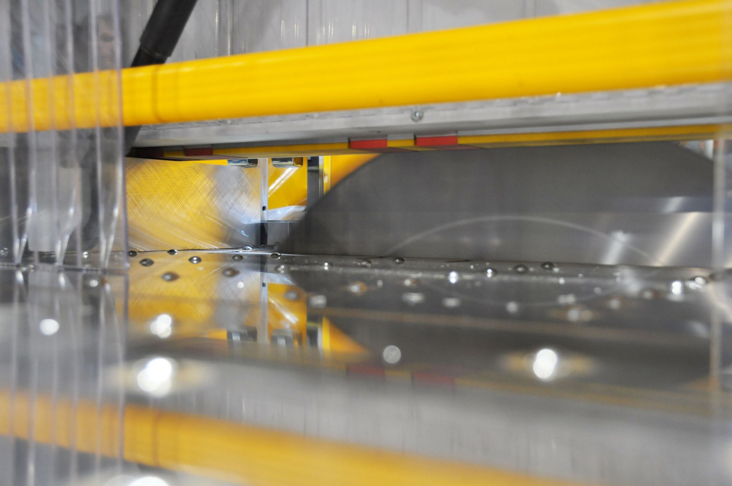 Linearroboterlösung mit Luftkissen-Manipulierfläche 9 218993 IMA Schelling Innovative Materiallo 20210715082708 scaled