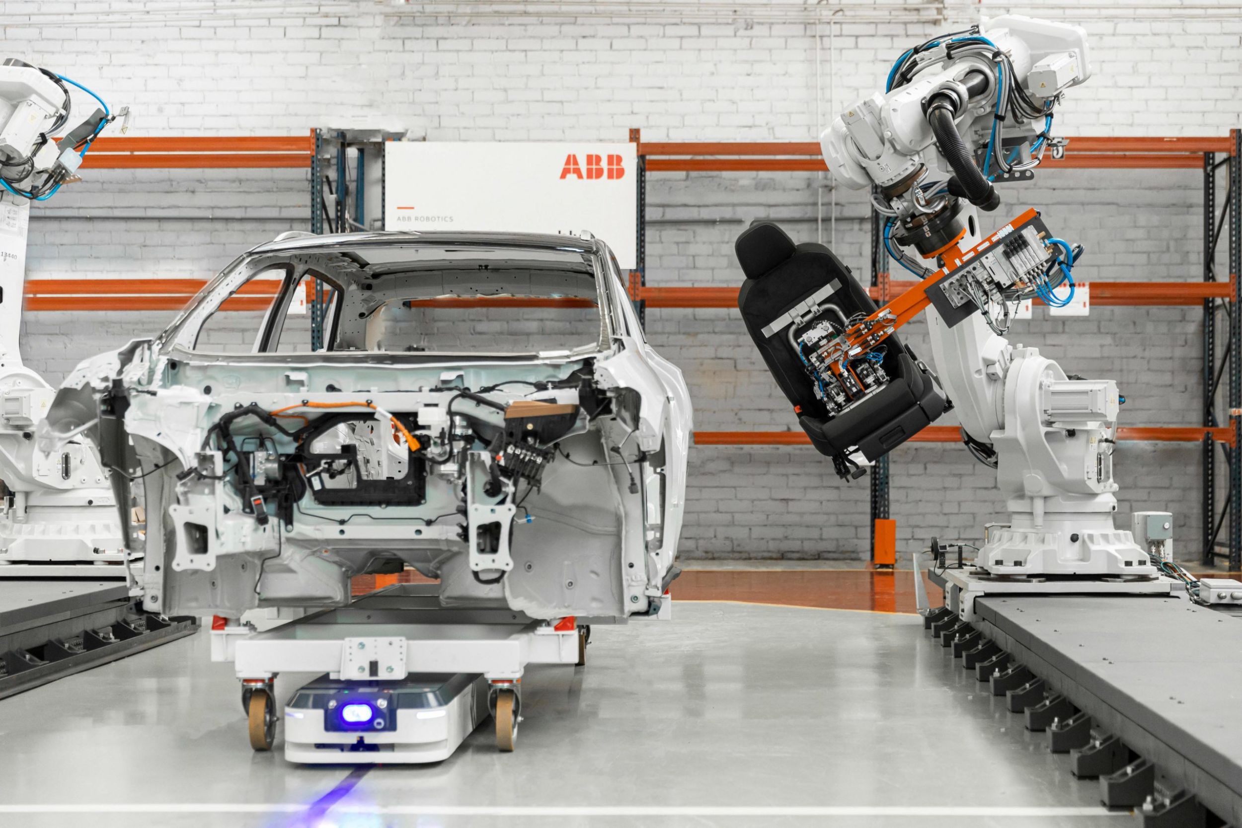 web 216519 ABB Robotics acquires ASTI Mobile R 20210720094601 scaled