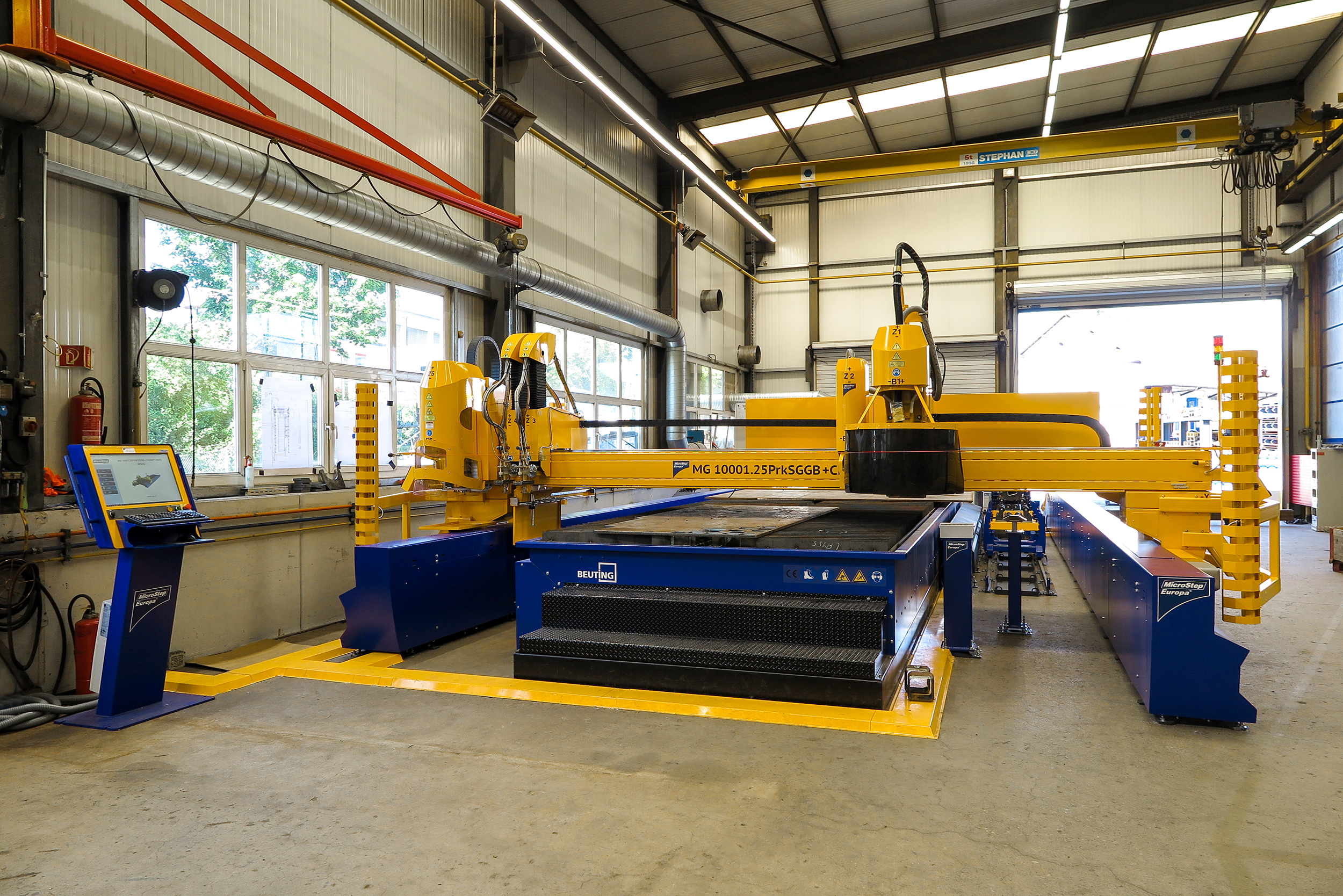 Gleisbaumaschinen-Hersteller sucht flexible Schneideanlage 8 web 217993 01 Eine Maschine viele Vorteile