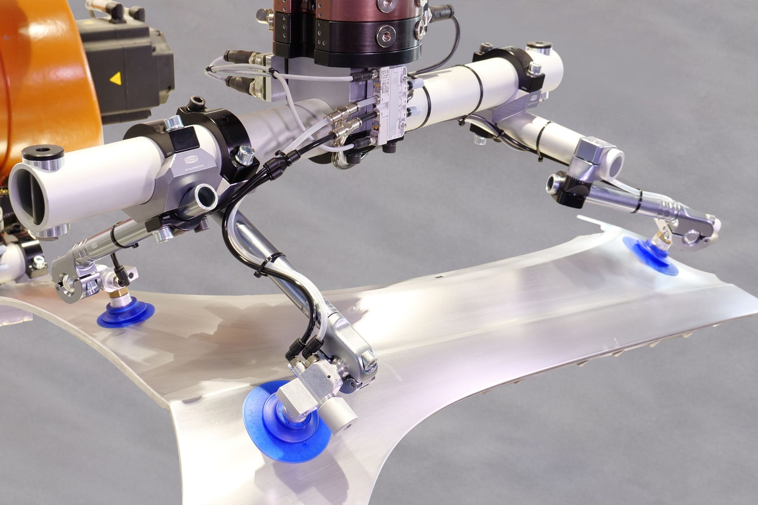 Robotergreifer für Bleche 5 web 220198 2021 09 13 SCHMALZ VB Blechexpo 2021 Bild 1 scaled