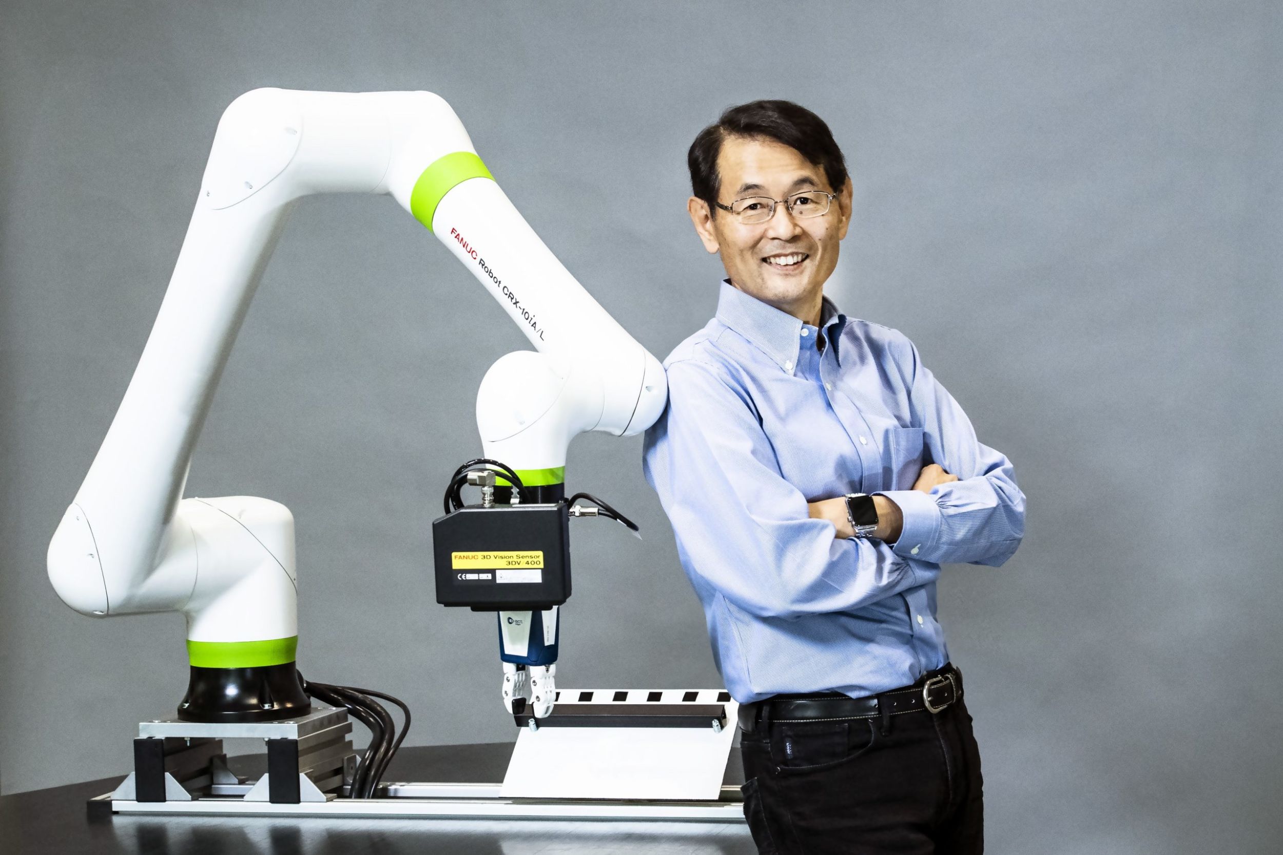 Shinichi Tanzawa, Präsident und CEO von Fanuc Europe, über die strategische Rolle der Cobots bei Fanuc 8 web 233561 Shinichi Tanzawa and CRX 1 m scaled