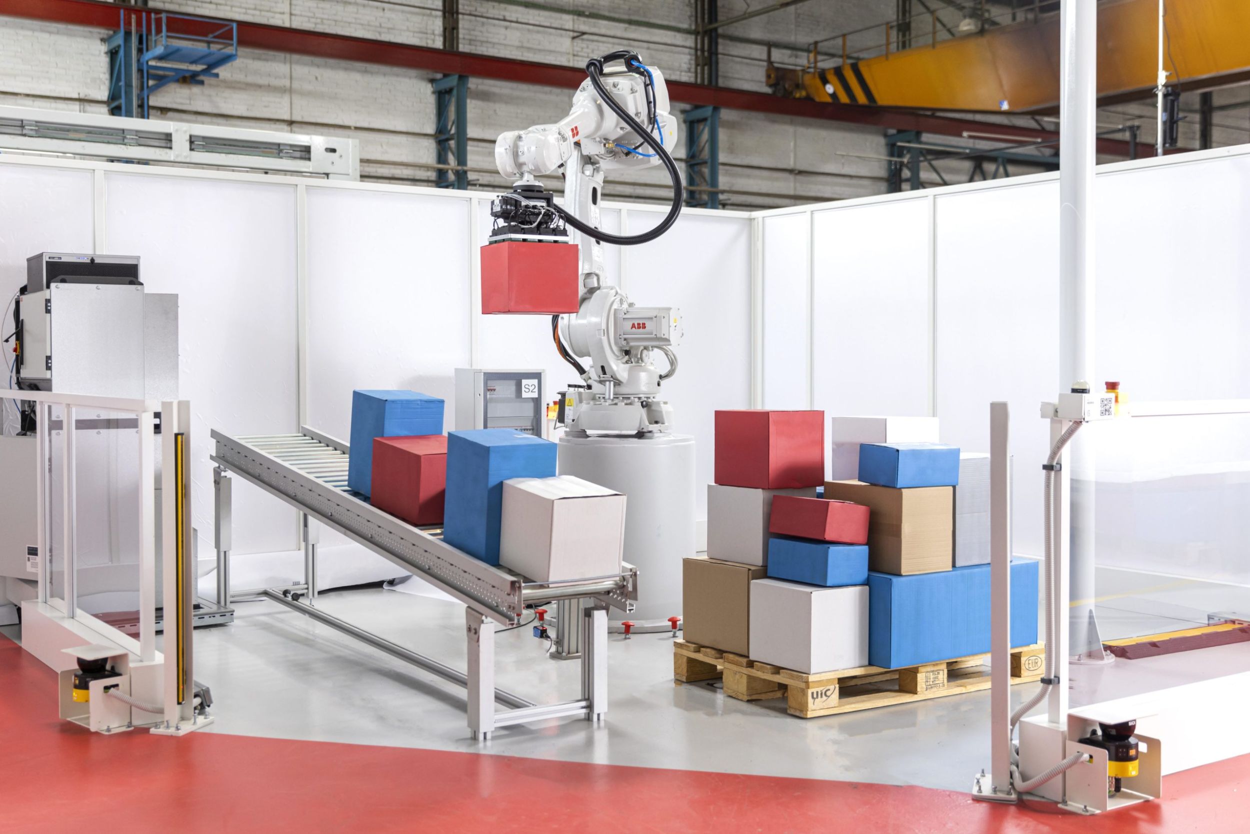 Depalettierlösung mit ABB-Roboter 6 243181 220517 ABB Robotics Robotic Depalletizer 2 scaled