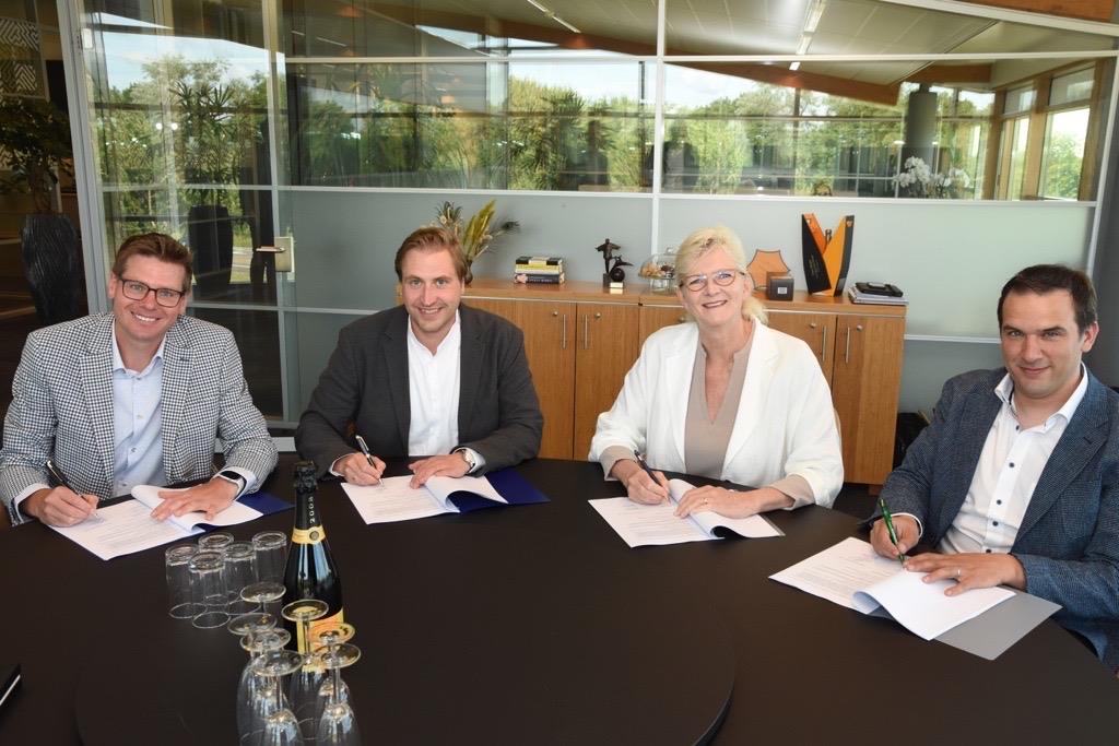 Continental arbeitet mit Octivia an AMRs für die Landwirtschaft 3 244507 Continental PP AMR Agriculture Signing