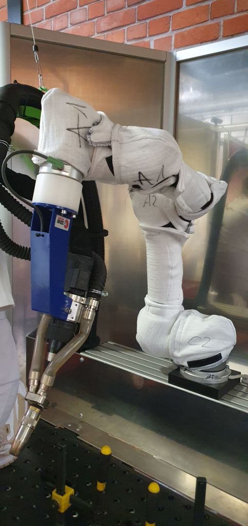 Schutzmantel für kollaborative Roboterarme 1 20220617 135617