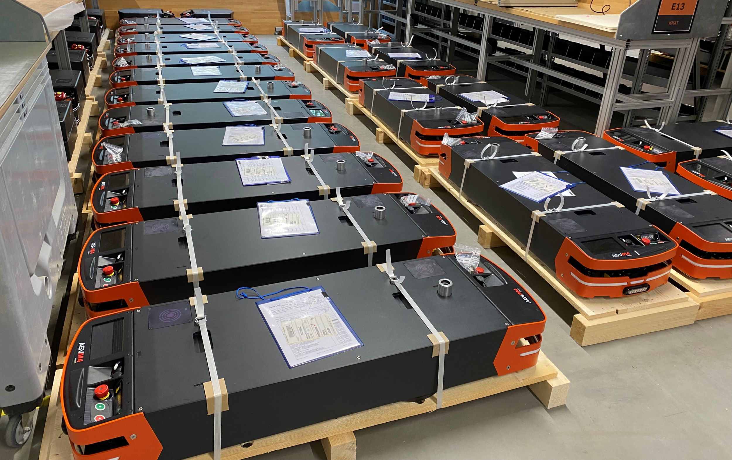 Safelog schickt 86 Transportroboter in die USA 3 PM groesster Auftrag Bild 1