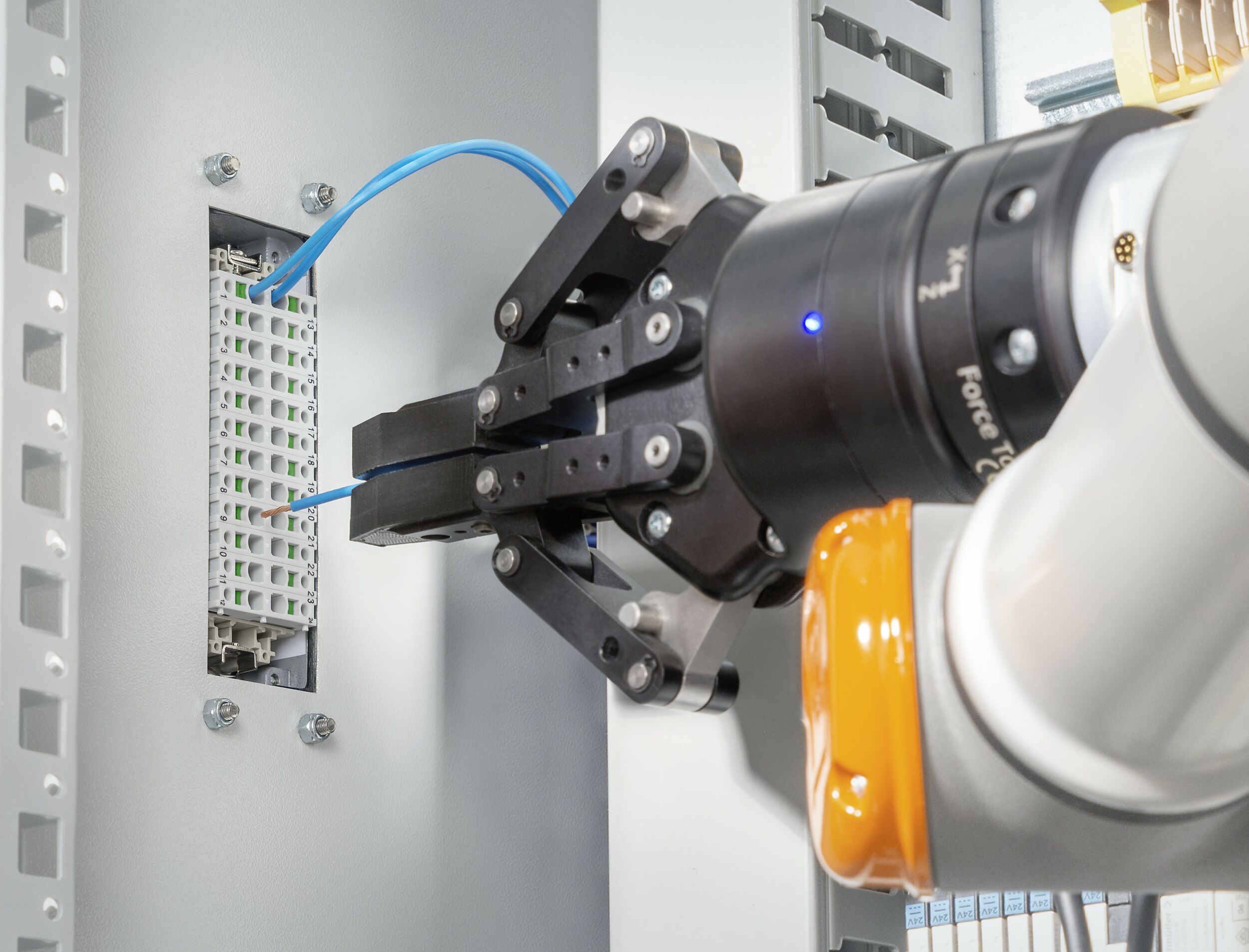 AP HDC SnapIn Robot cut HA 1