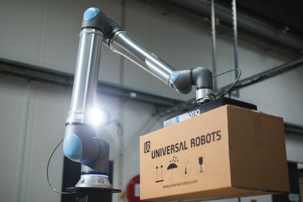 Universal Robots: Umsatzzahlen zum Jahresende 2023 1 06 2022 UR20 Palletizing Demo 06
