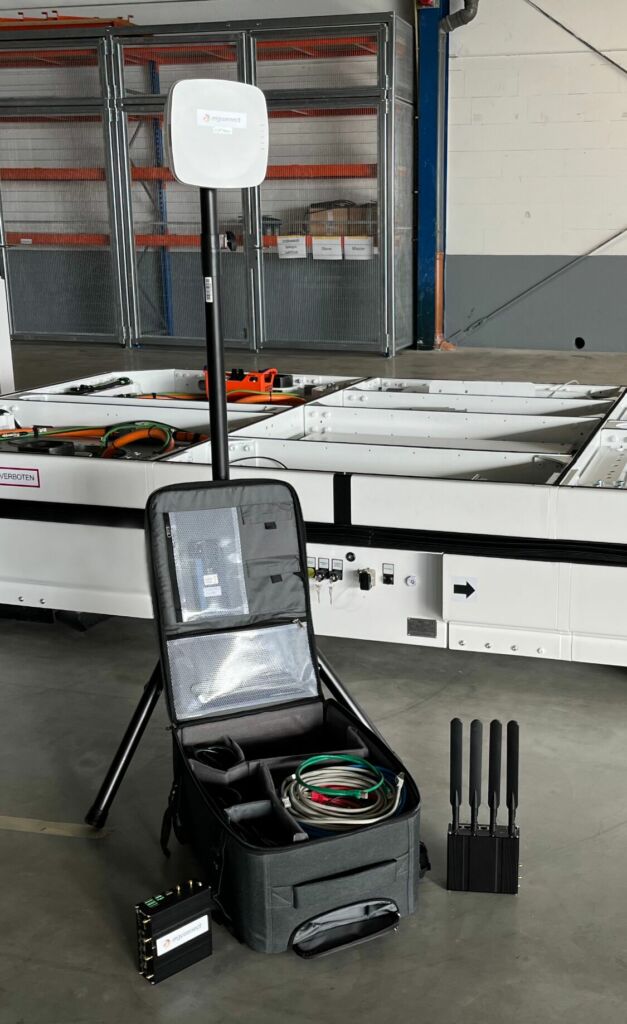 Mobiles 5G-Campusnetz für die Vernetzung von Robotikkomponenten 1 5G im Rollkoffer c m3connect