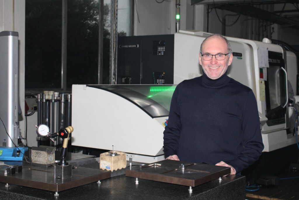 Neue Drehmaschinen mit CNC-Roboter 1 Kritzner neue Dreherei