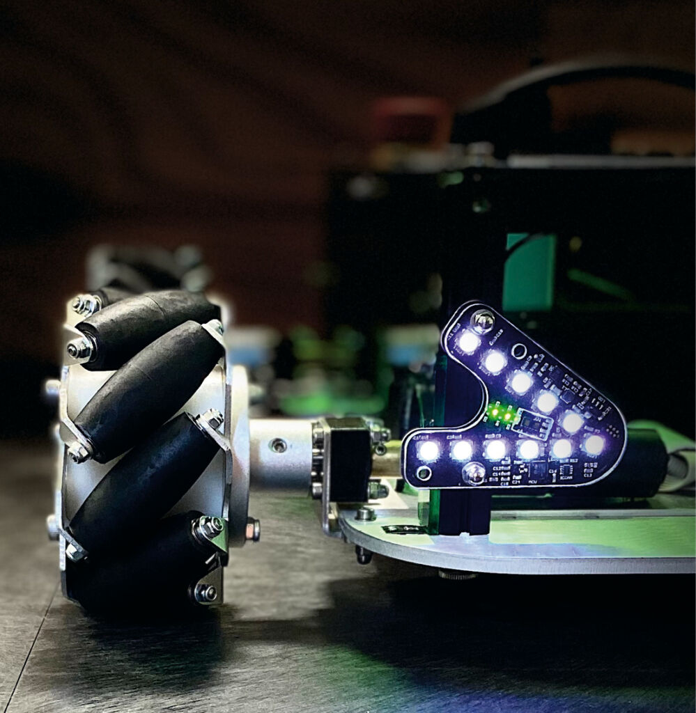 Einstieg in die mobile Robotik leicht gemacht 2 Eduard ist eine Lehr- und Prototyping-Plattform, die für die Aus- und Weiterbildung von Mitarbeitern im Umgang mit mobiler Robotik genutzt werden kann.