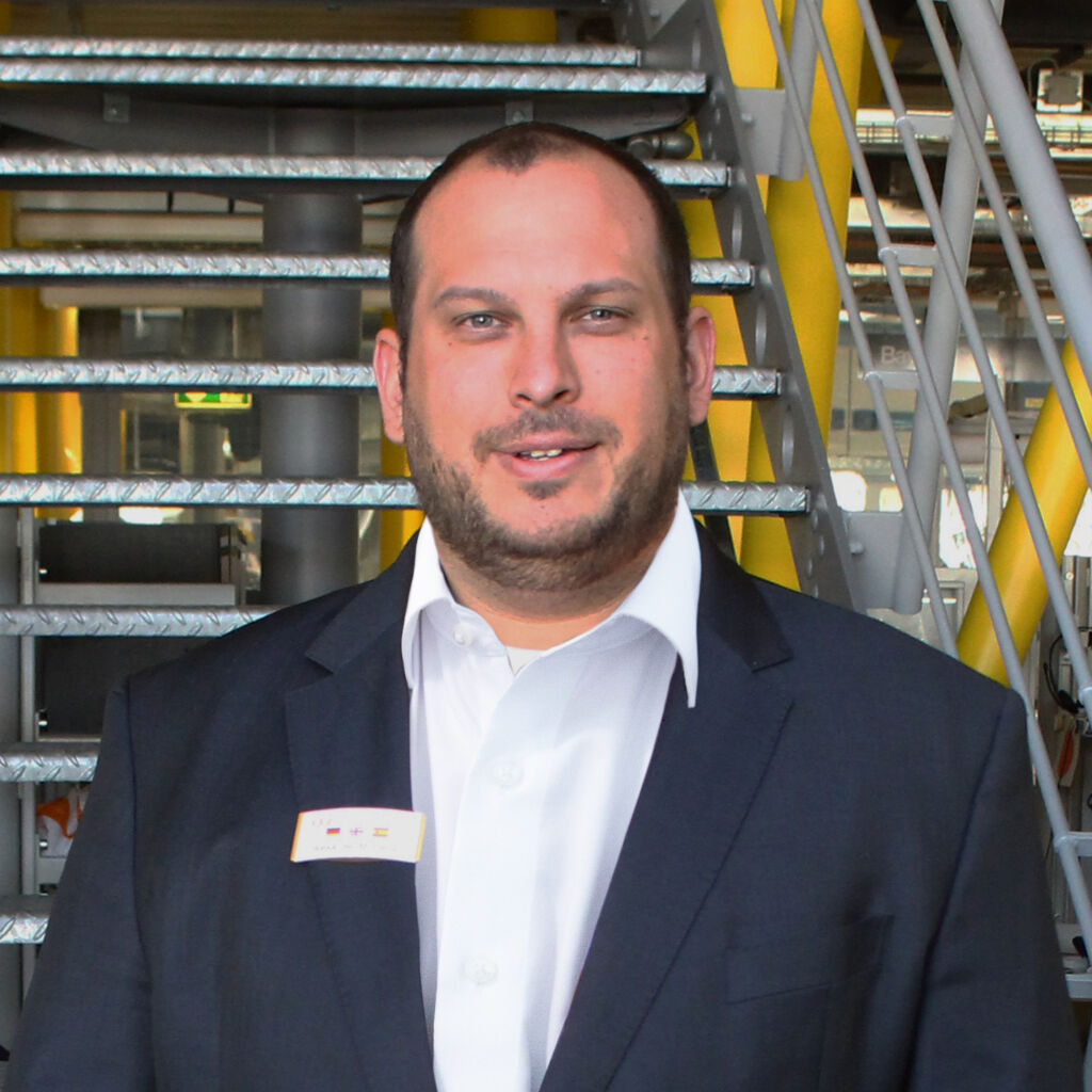 Automatisierung, aber bezahlbar! 2 Die Bewerbung haben wir bewusst einfach gehalten: Formular ausfüllen und ein Bild oder Video hochladen.
Das wars.
Alexander Mühlens, Igus