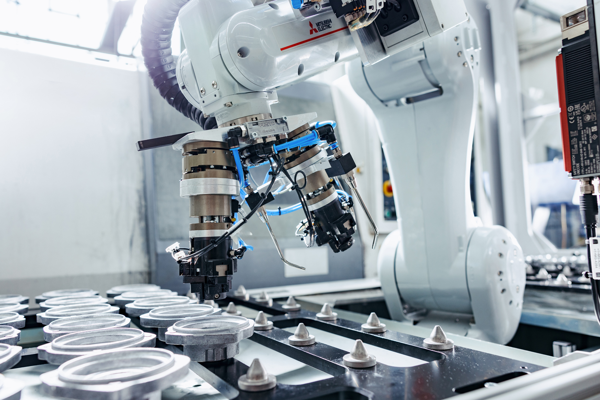 Neue Knickarmroboter, KI-Software und Teaching-Einheit