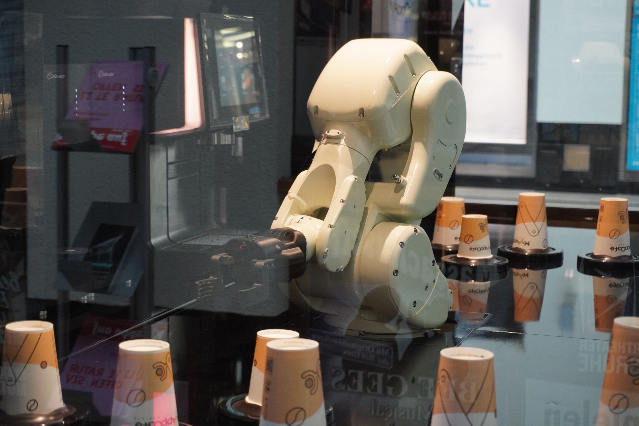 Kaffeespezialitäten vom Industrieroboter 3 10