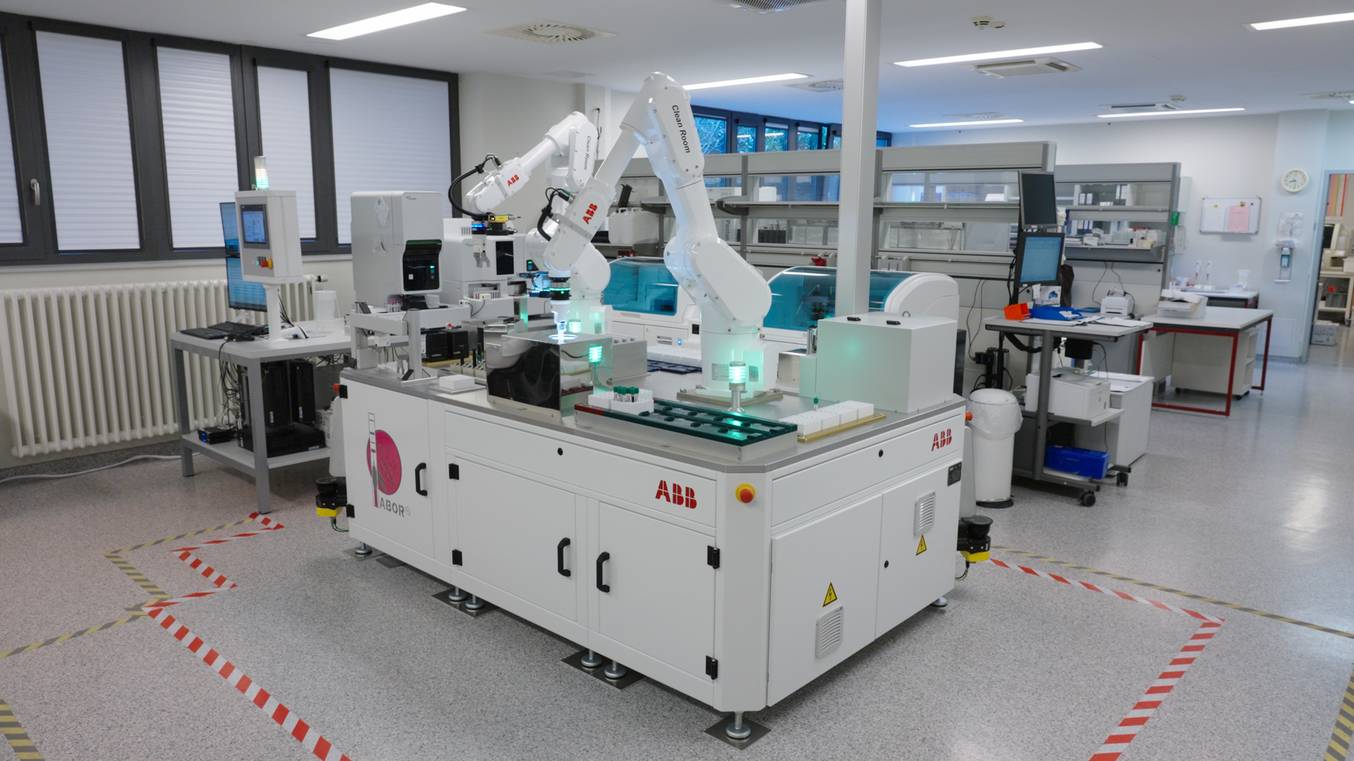 Mensch/Roboter-Kollaboration im Labor 7 240626 ABB Robotics Referenz MVZ Halle 1