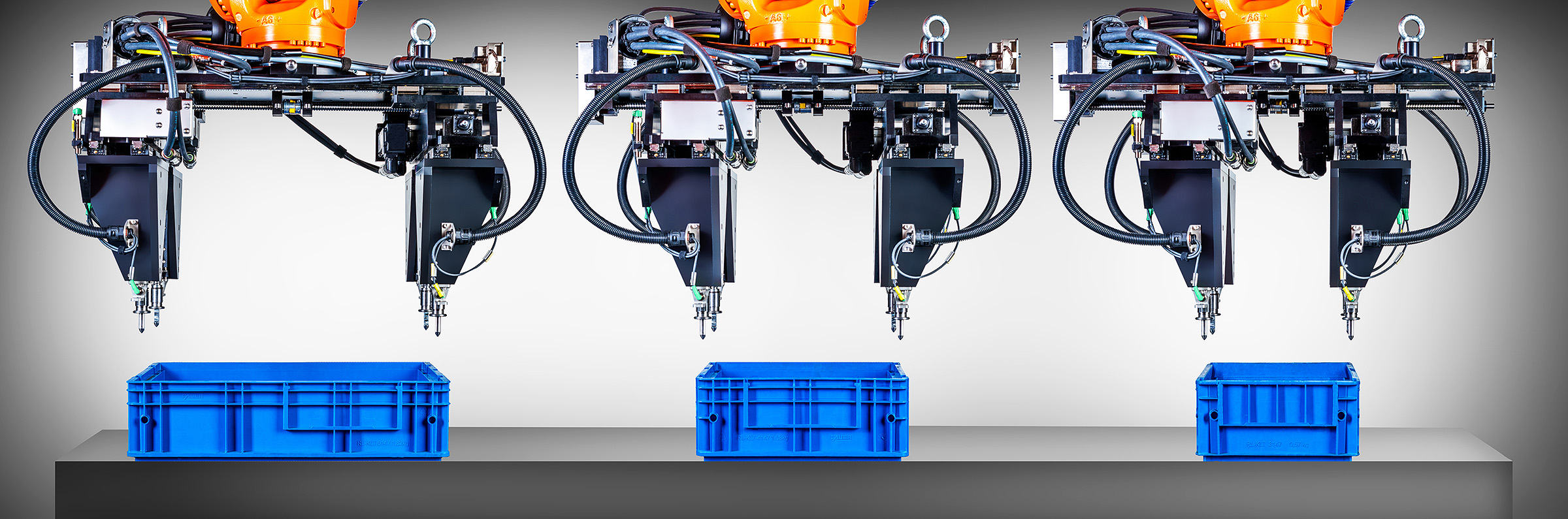 Vision-Lösung für variables Kisten-Picking im Sekundentakt 9 Das 3D-Messsystem ermittelt die jeweilige Kistengröße - der Multifunktionsgreifer passt sich automatisch an.