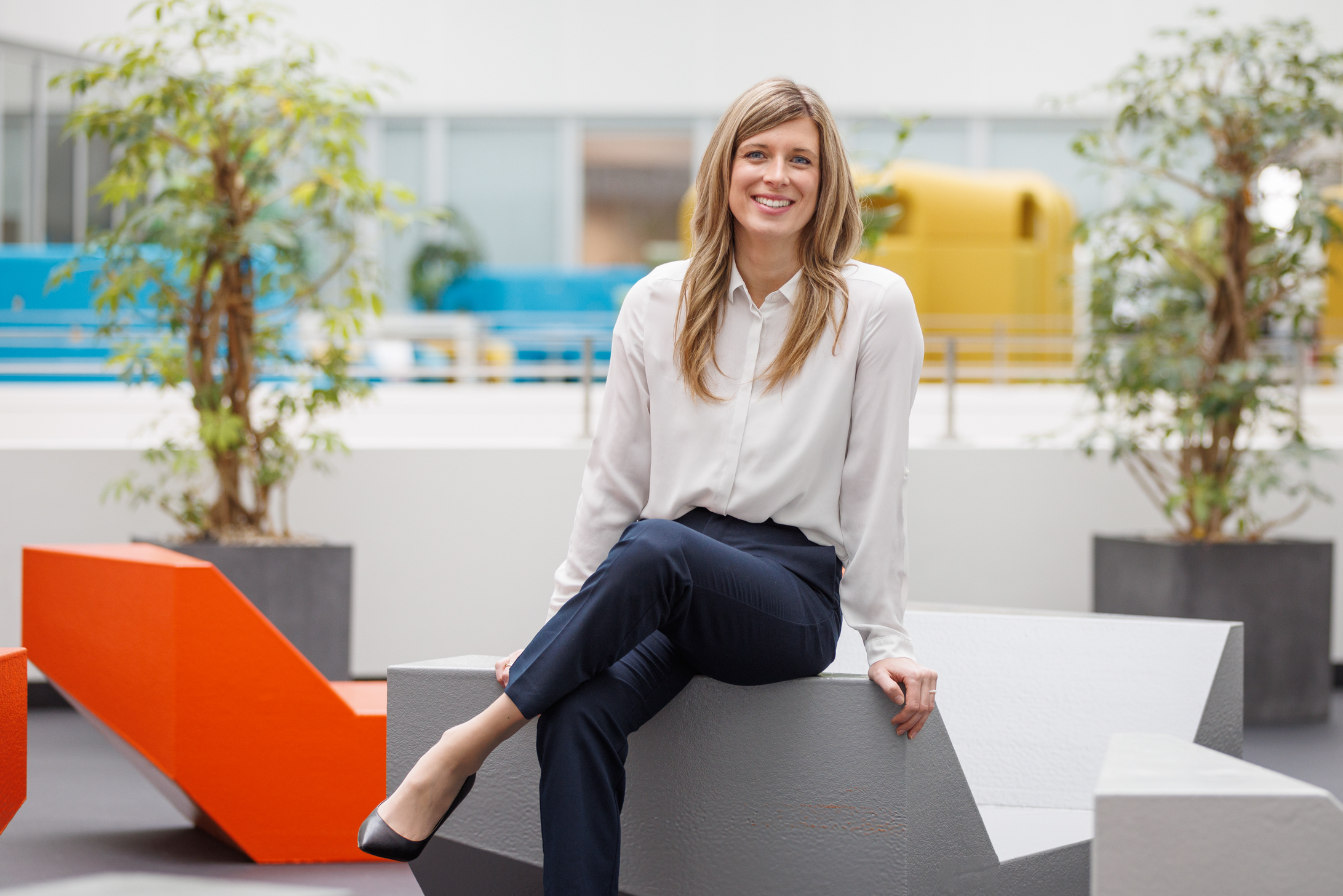 "Menschen sind mehr als eine Ressource" 5 KUKA CPO Sabine Brandl 4