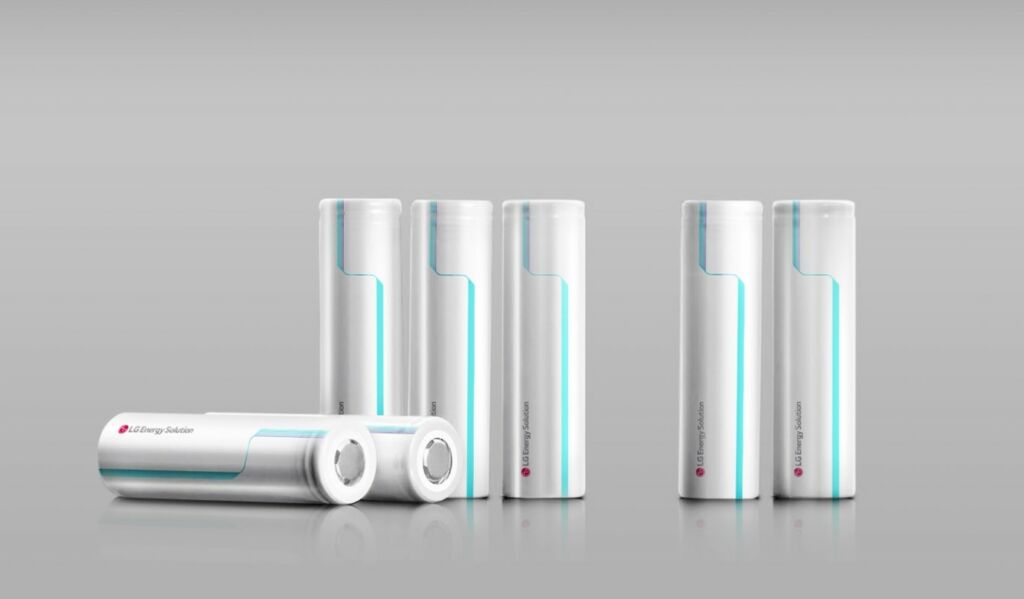 Das richtige Akkupack für mobile Industrieroboter 2 Hochwertige Lithium-Ionen-Zellen, geliefert von LG Energy Solution, garantieren viele Ladezyklen und kurze Ladezeiten.