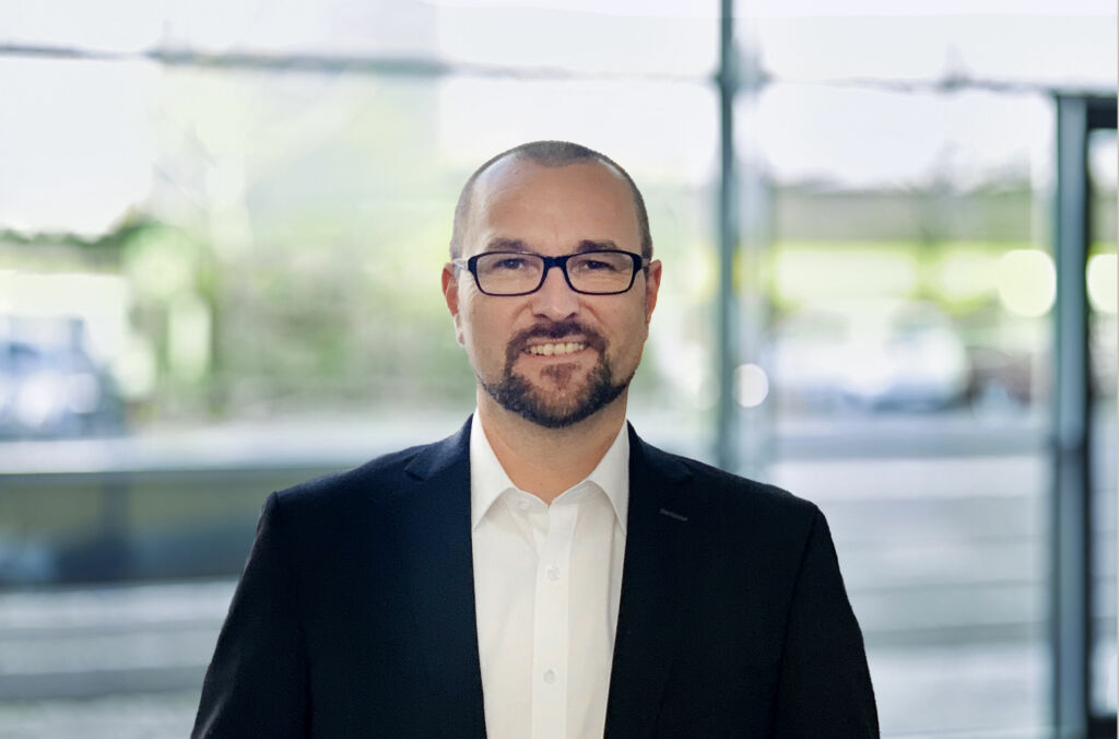 Die neue Robotiknorm ISO10218 2 IMG 6274 Portait