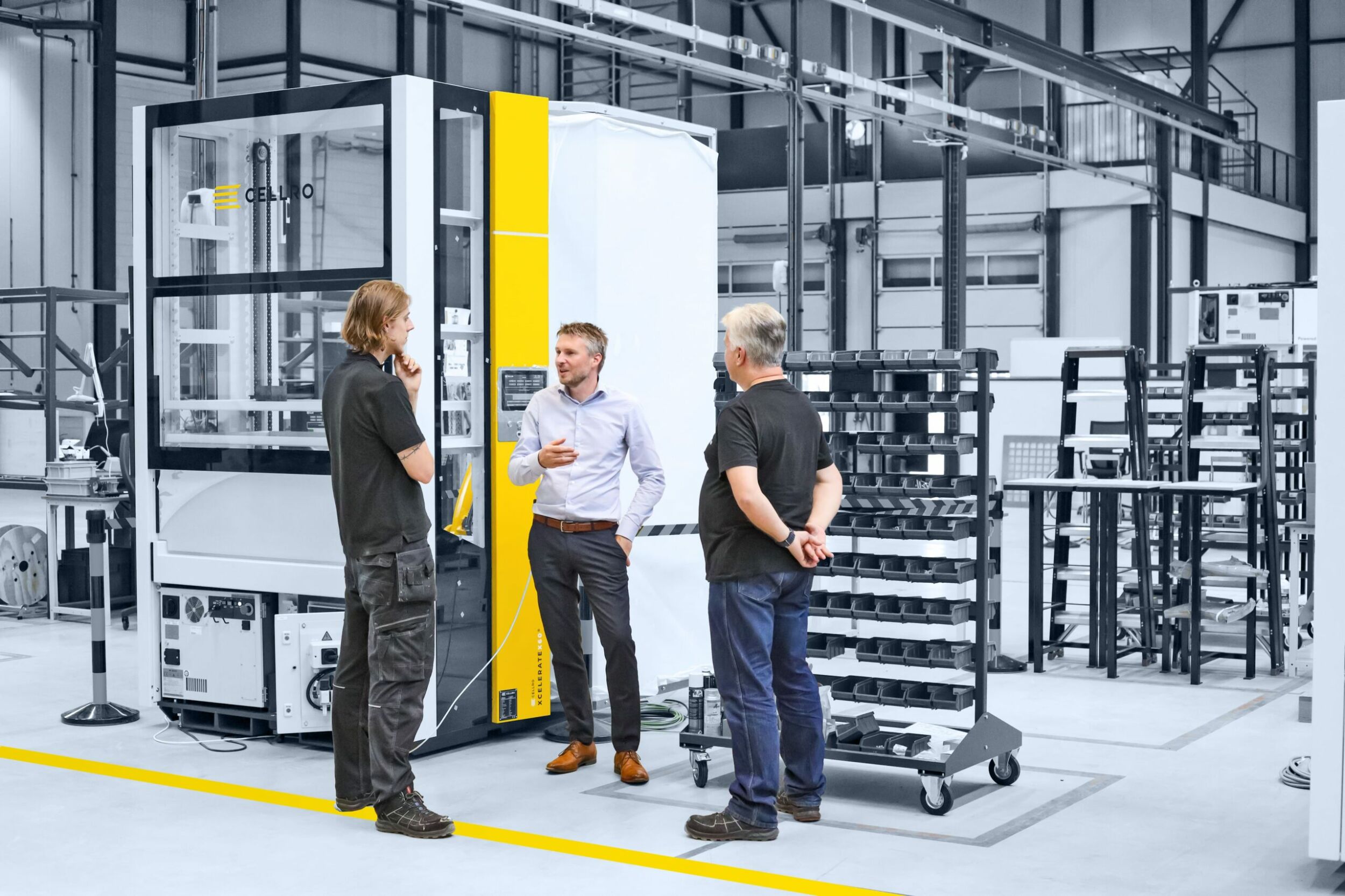 Cellro feiert 20-jähriges Bestehen 8 Cellro-CEO Arnoud de Kuijper (m.) sieht in der Verbindung von Automation und Digitalisierung einen springenden Punkt für die Zukunft.